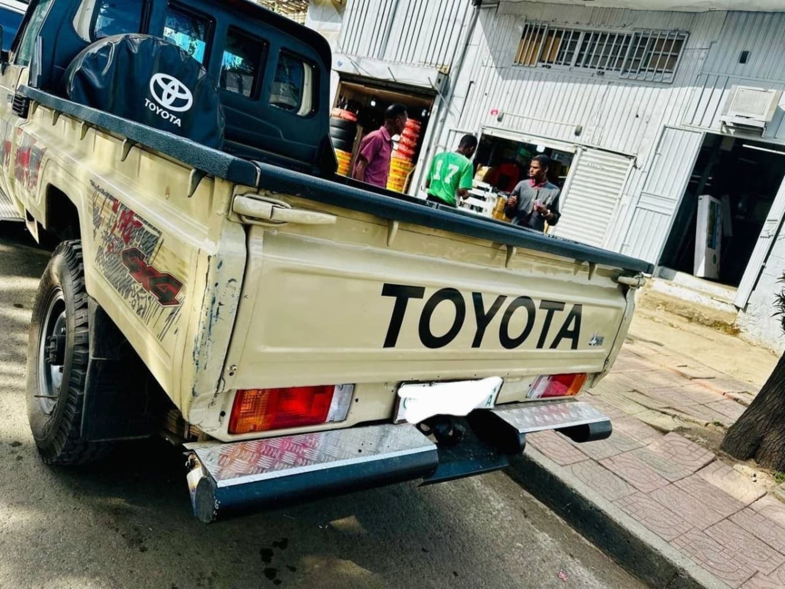 2009 Toyota Land Cruiser 3F — photo 2