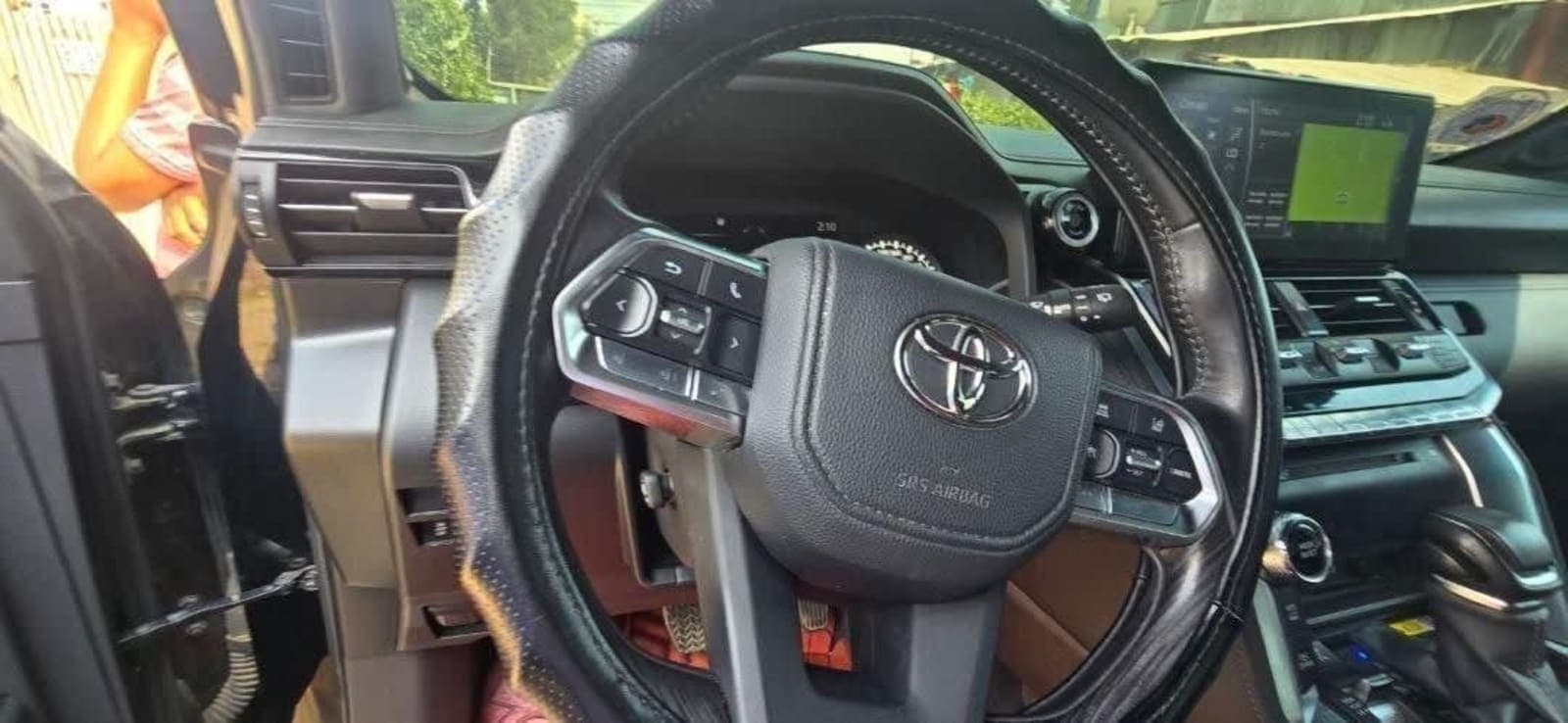 2023 Toyota Land Cruiser V6 VXR — photo 6