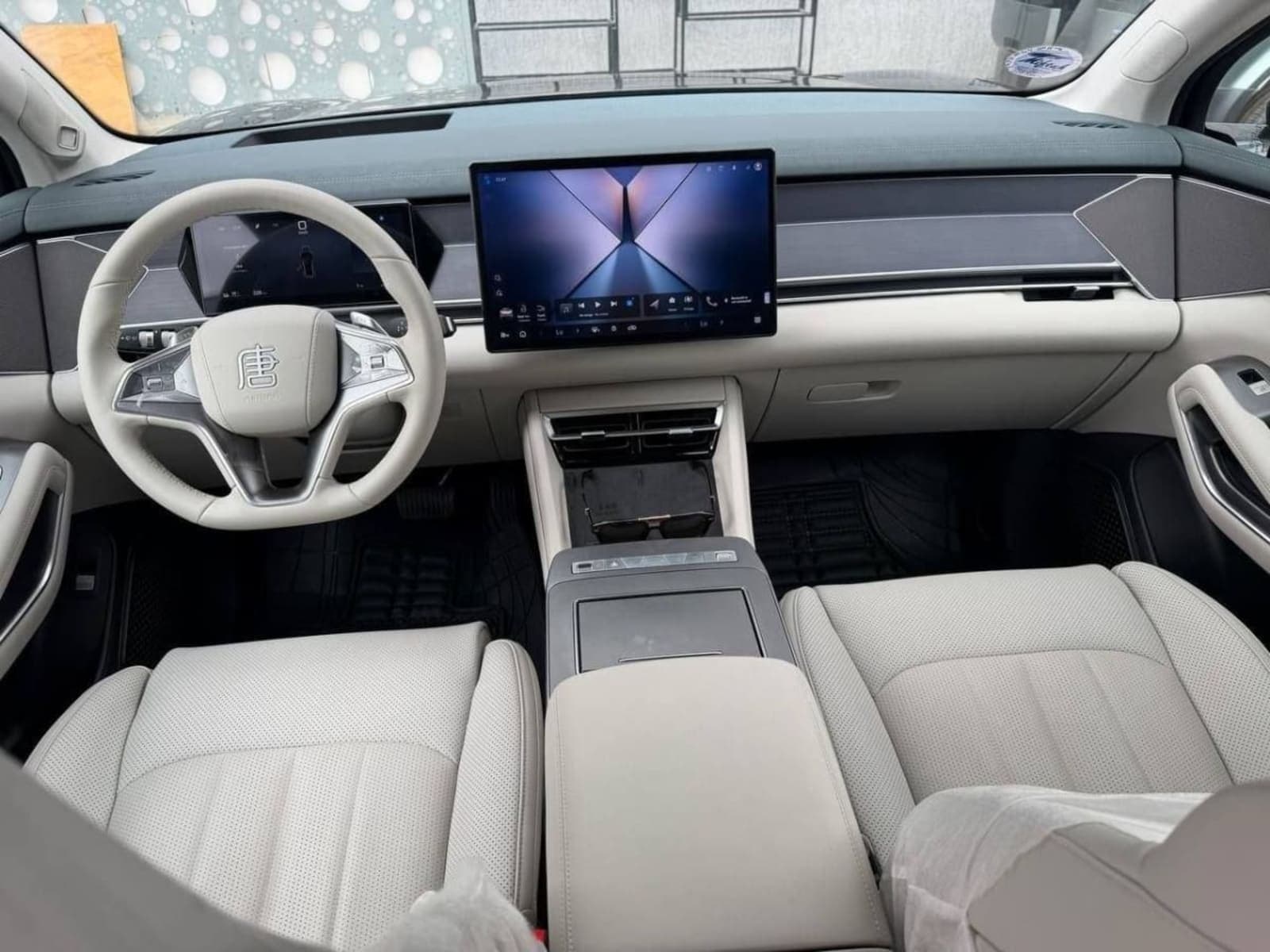 2025 BYD Tang L — photo 4