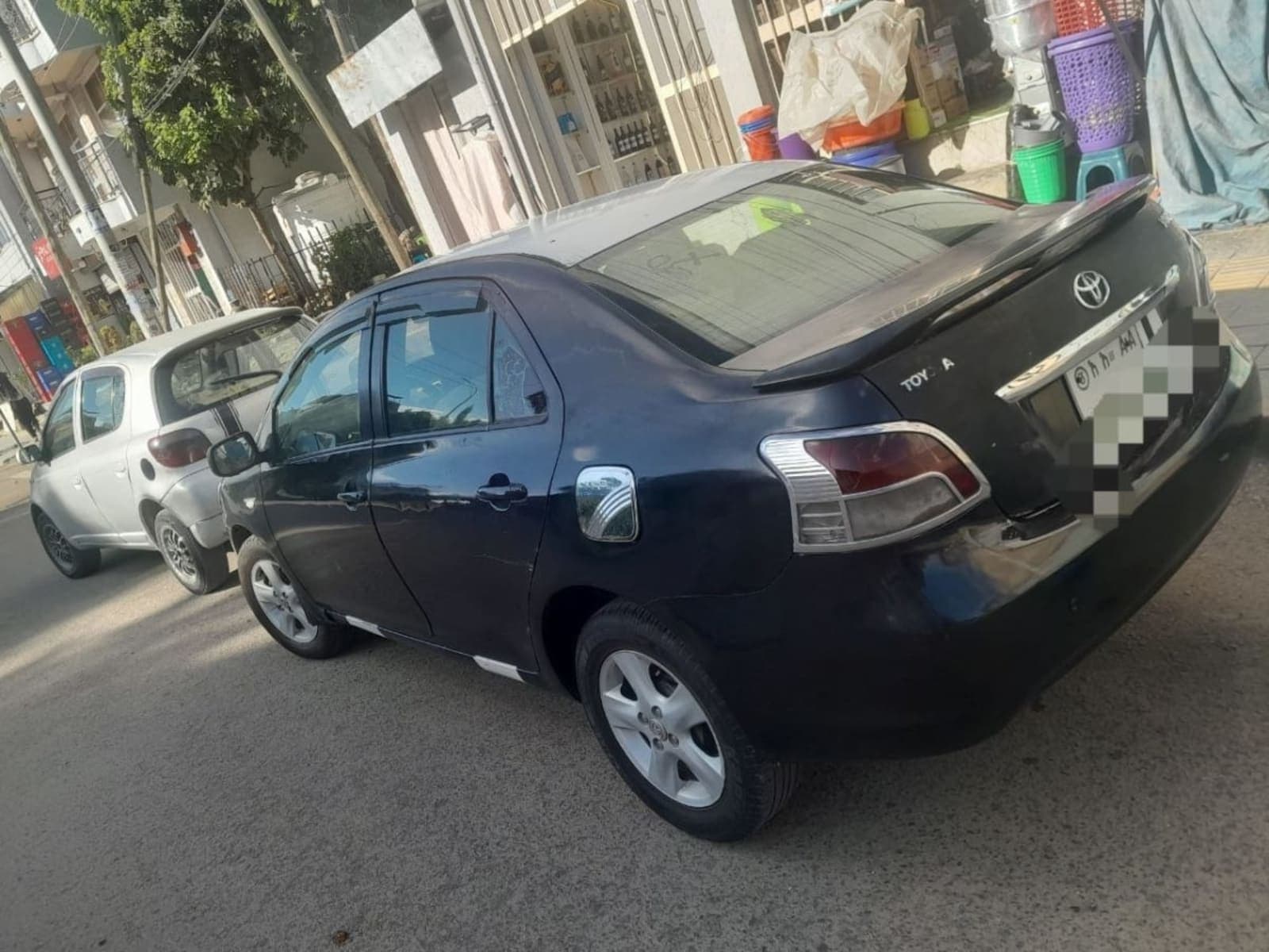 2006 Toyota Yaris sedan — photo 2