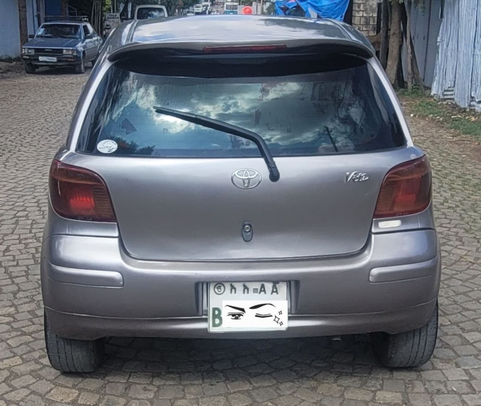 2004 Toyota Vitz