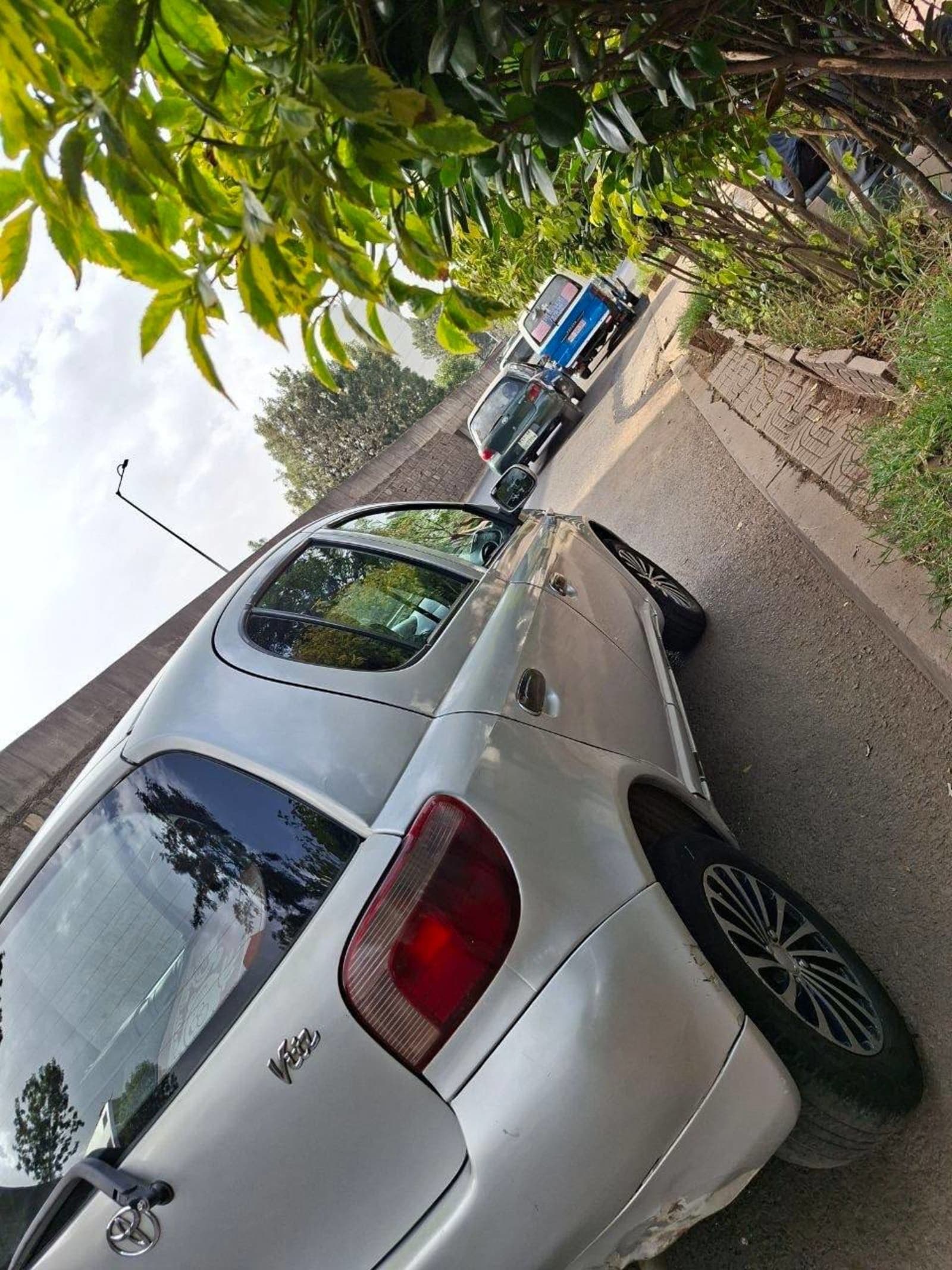 2001 Toyota Vitz — photo 4