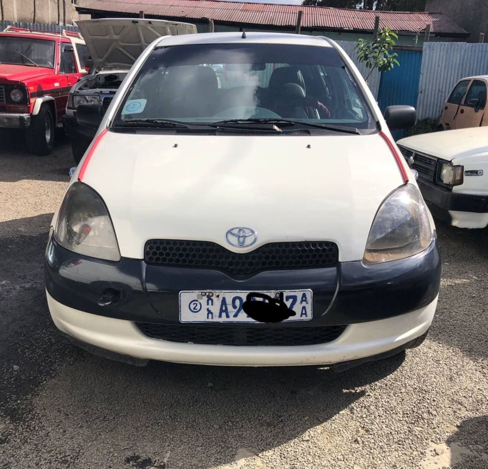 2002 Toyota Vitz — photo 5
