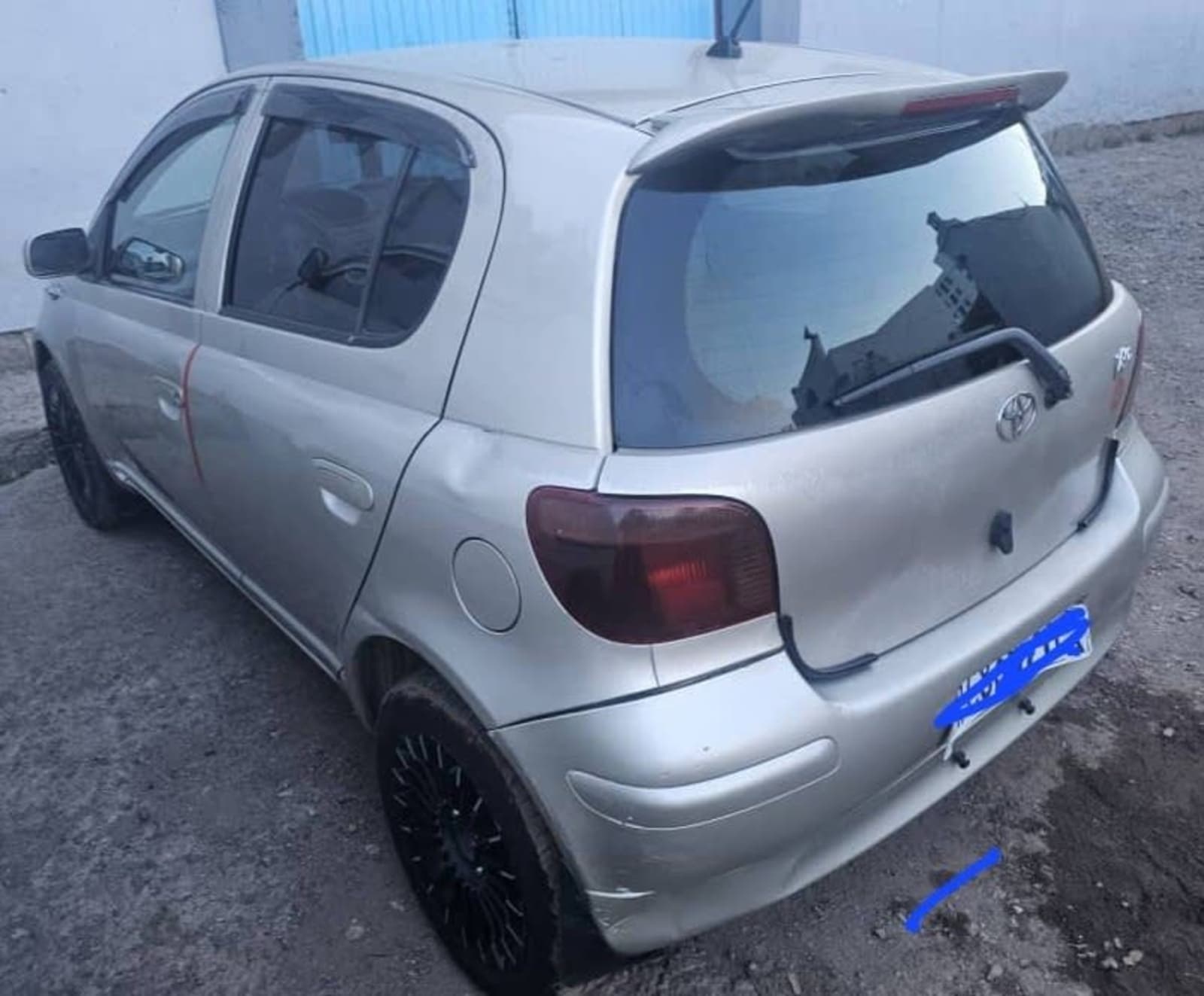 2004 Toyota Vitz