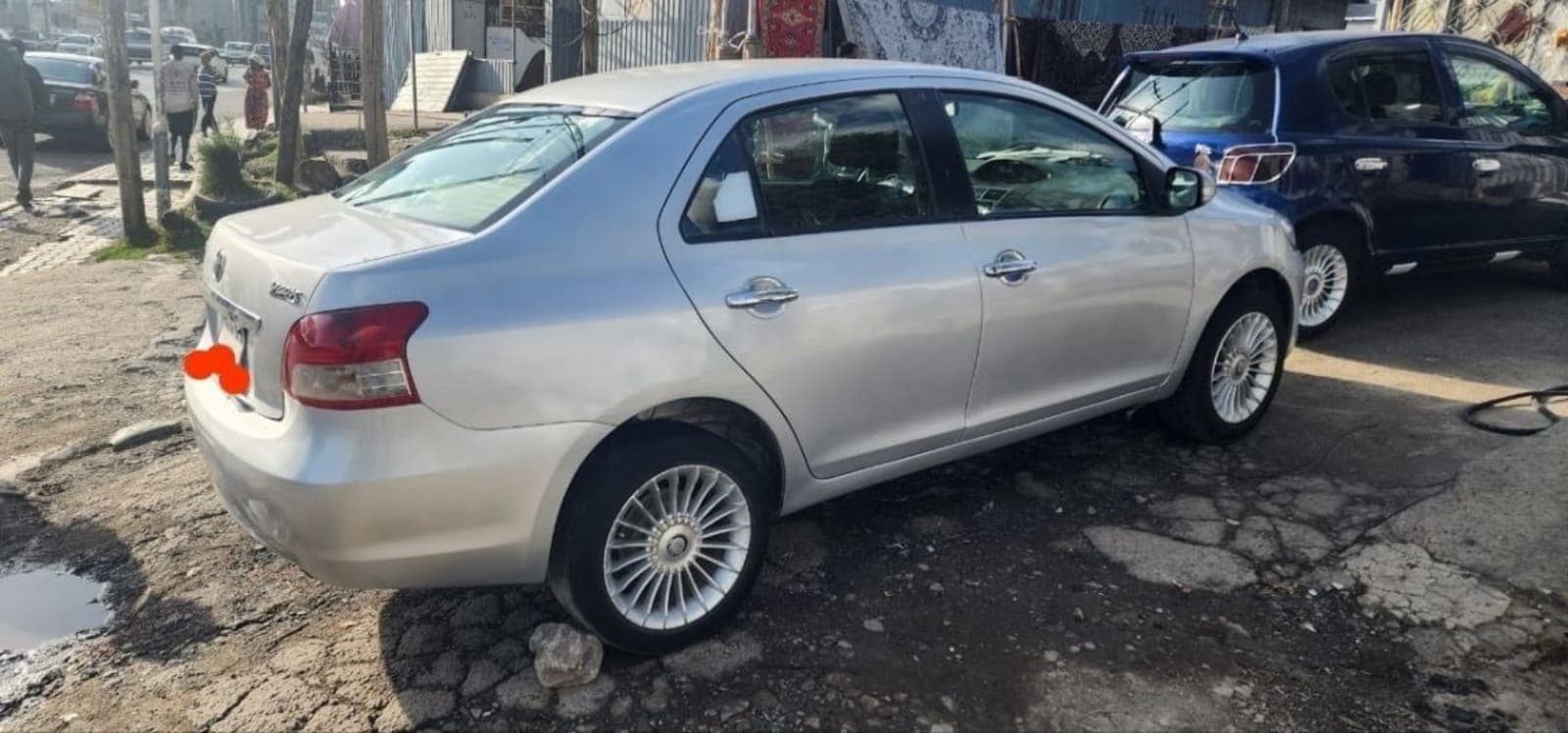 2010 Toyota Yaris Belta — photo 3