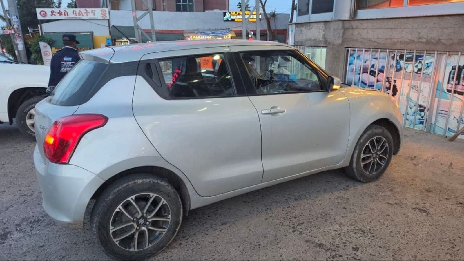 2021 SUZUKI SWIFT — photo 5