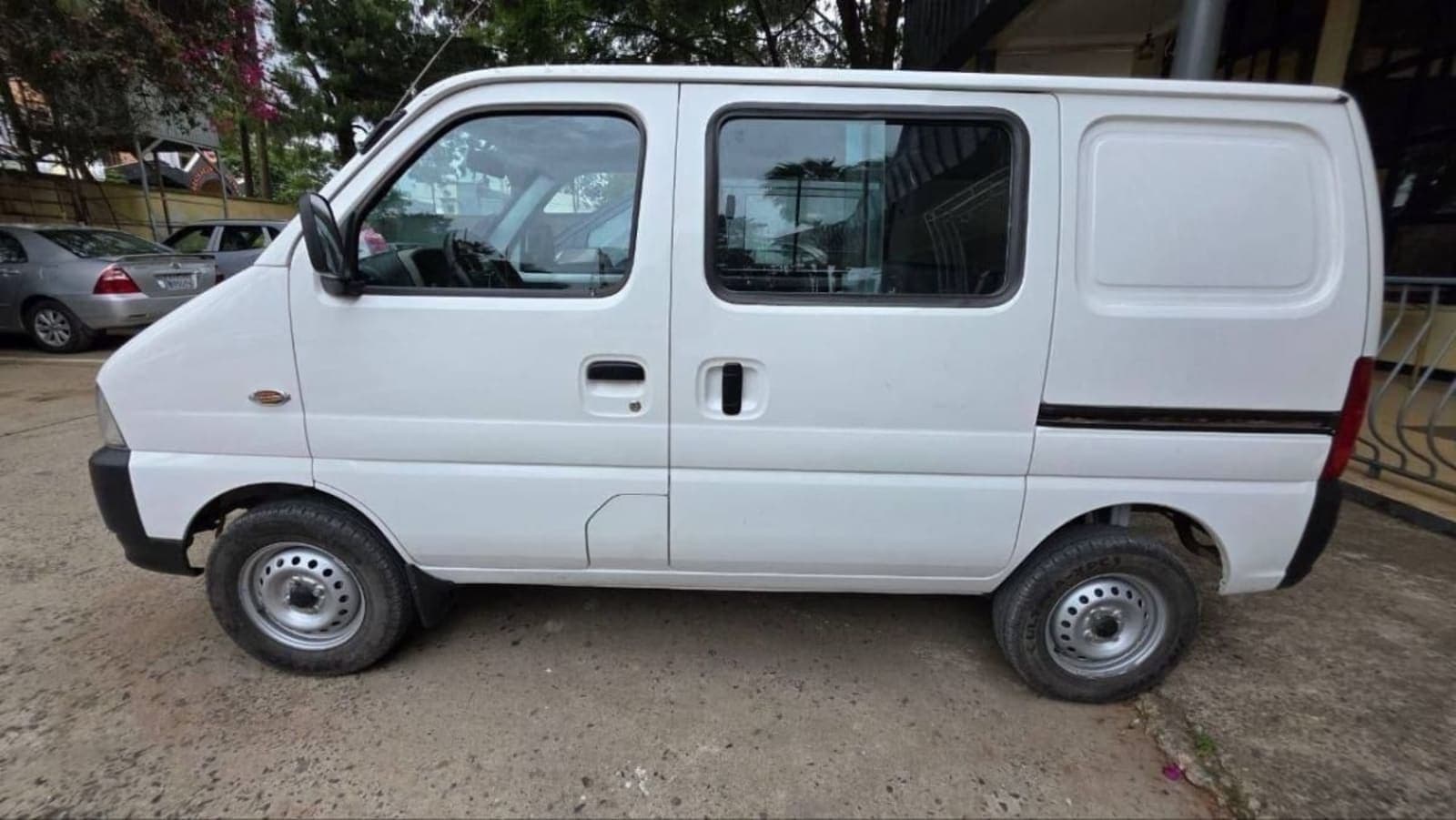 2024 Suzuki EECO — photo 5