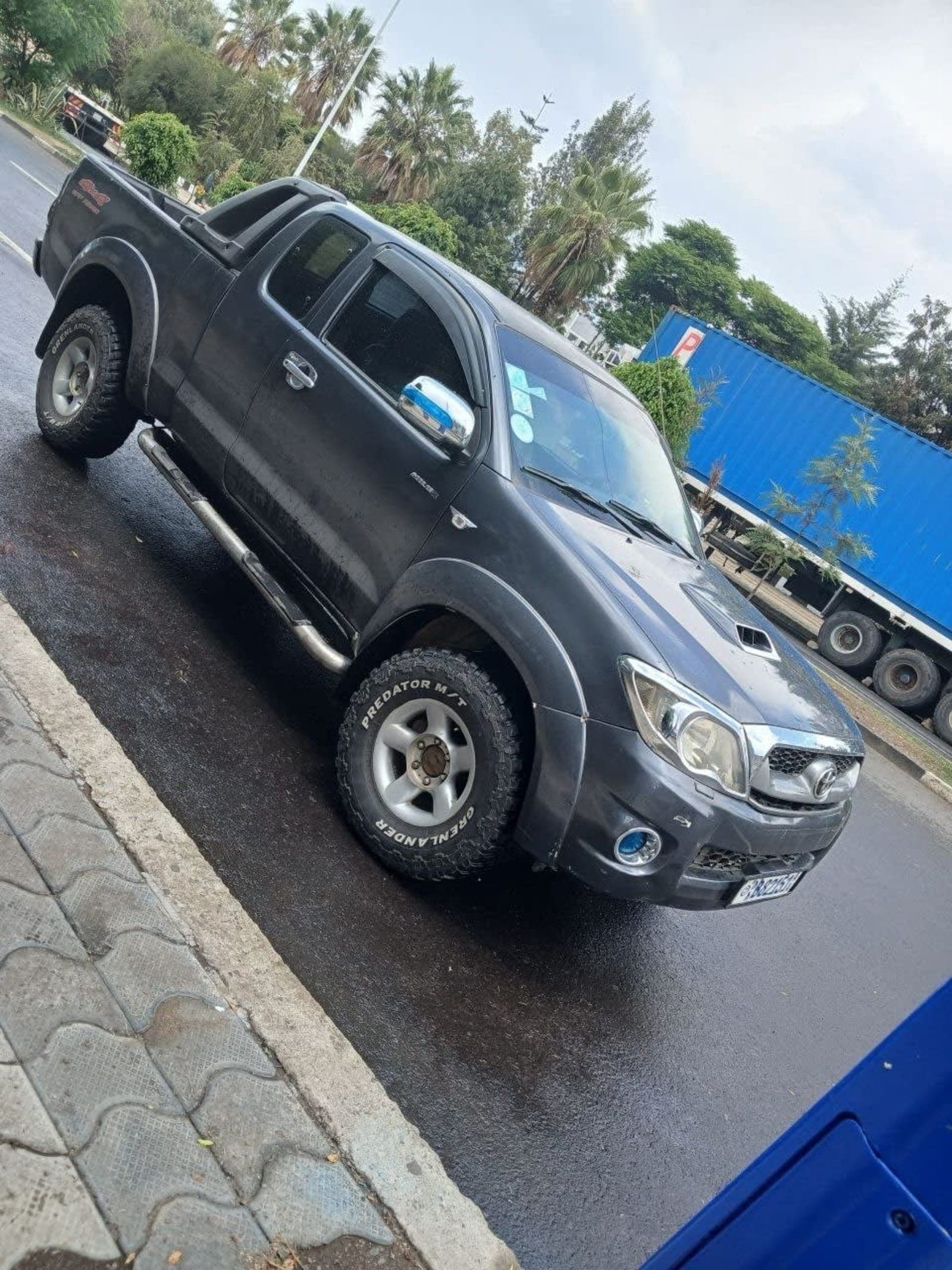 2010 Toyota Hilux — photo 2