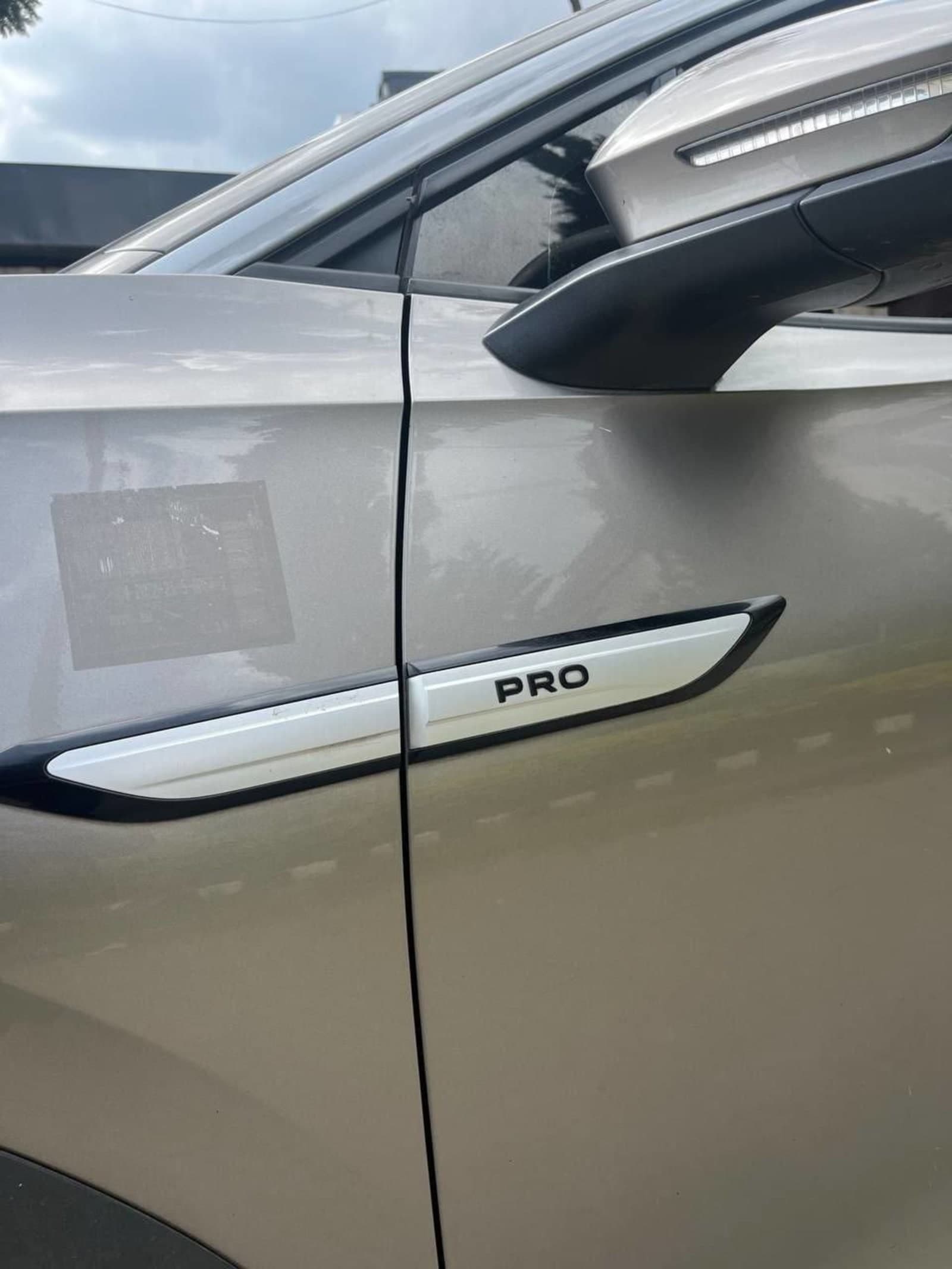 2022 Volkswagen ID.6 Crozz Pro — photo 3