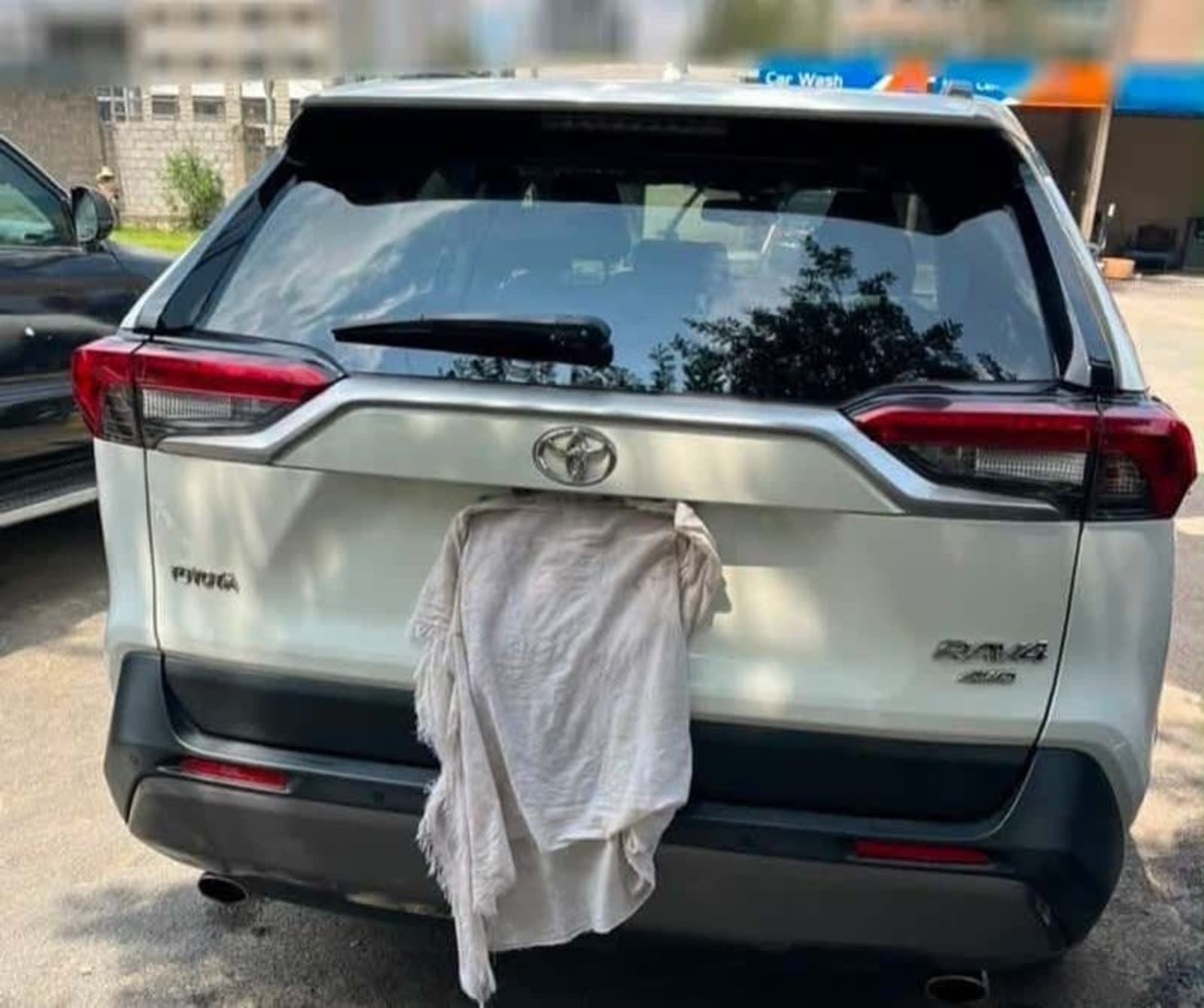 2022 Toyota Rav4 — photo 3