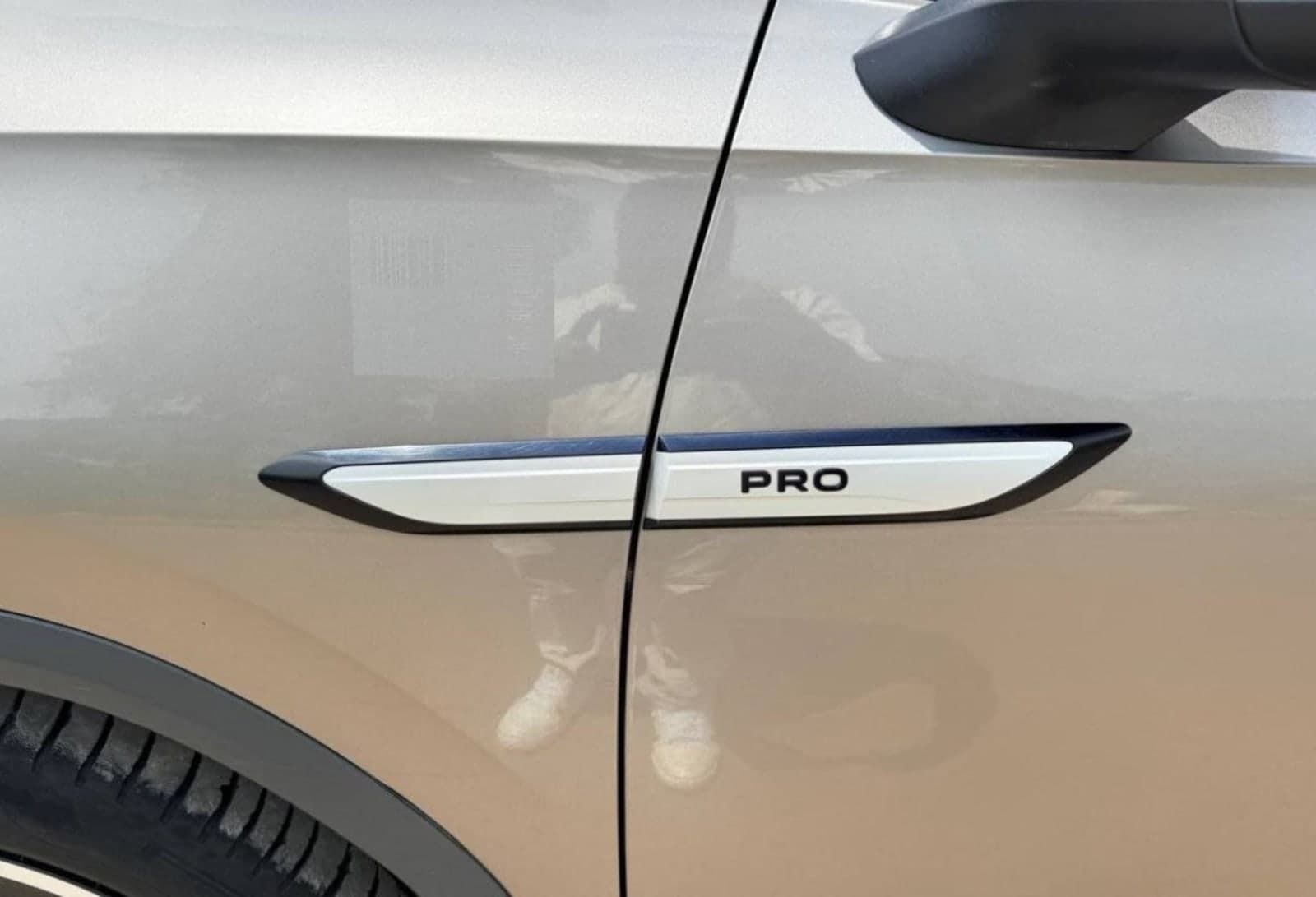 2023 Volkswagen ID6 Crozz PRO — photo 3