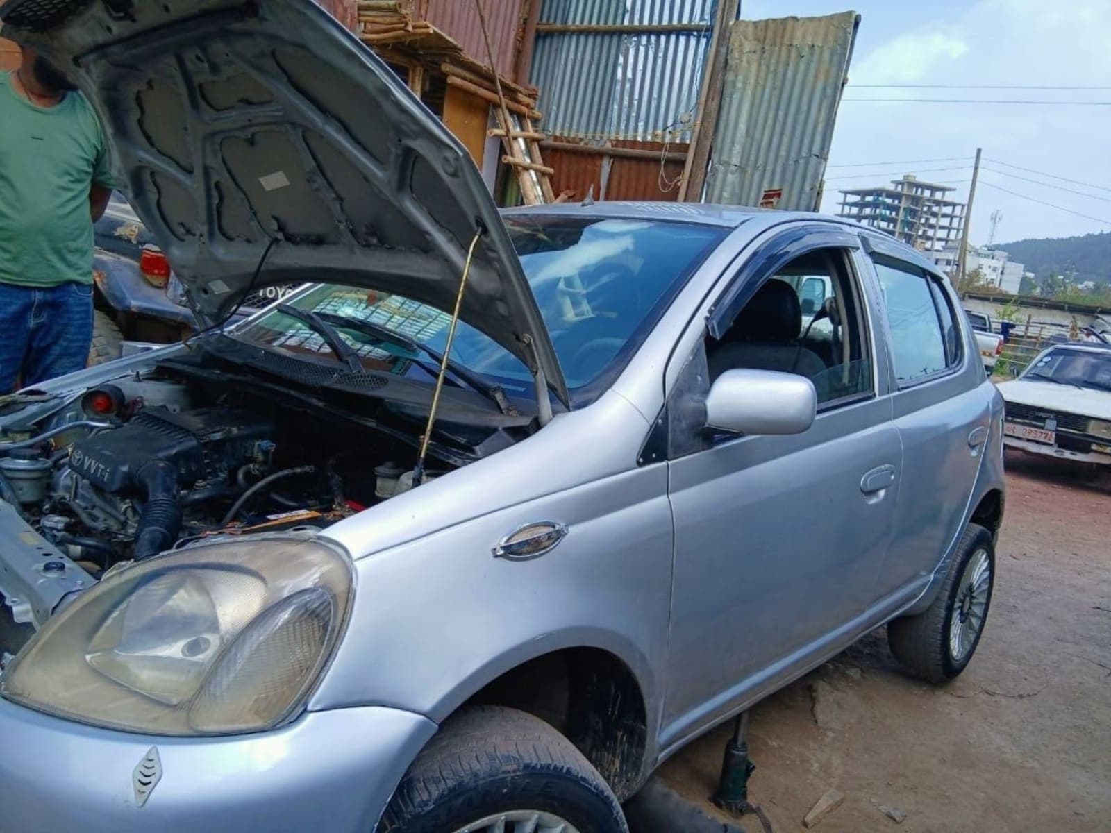 2000 Toyota Vitz — photo 2
