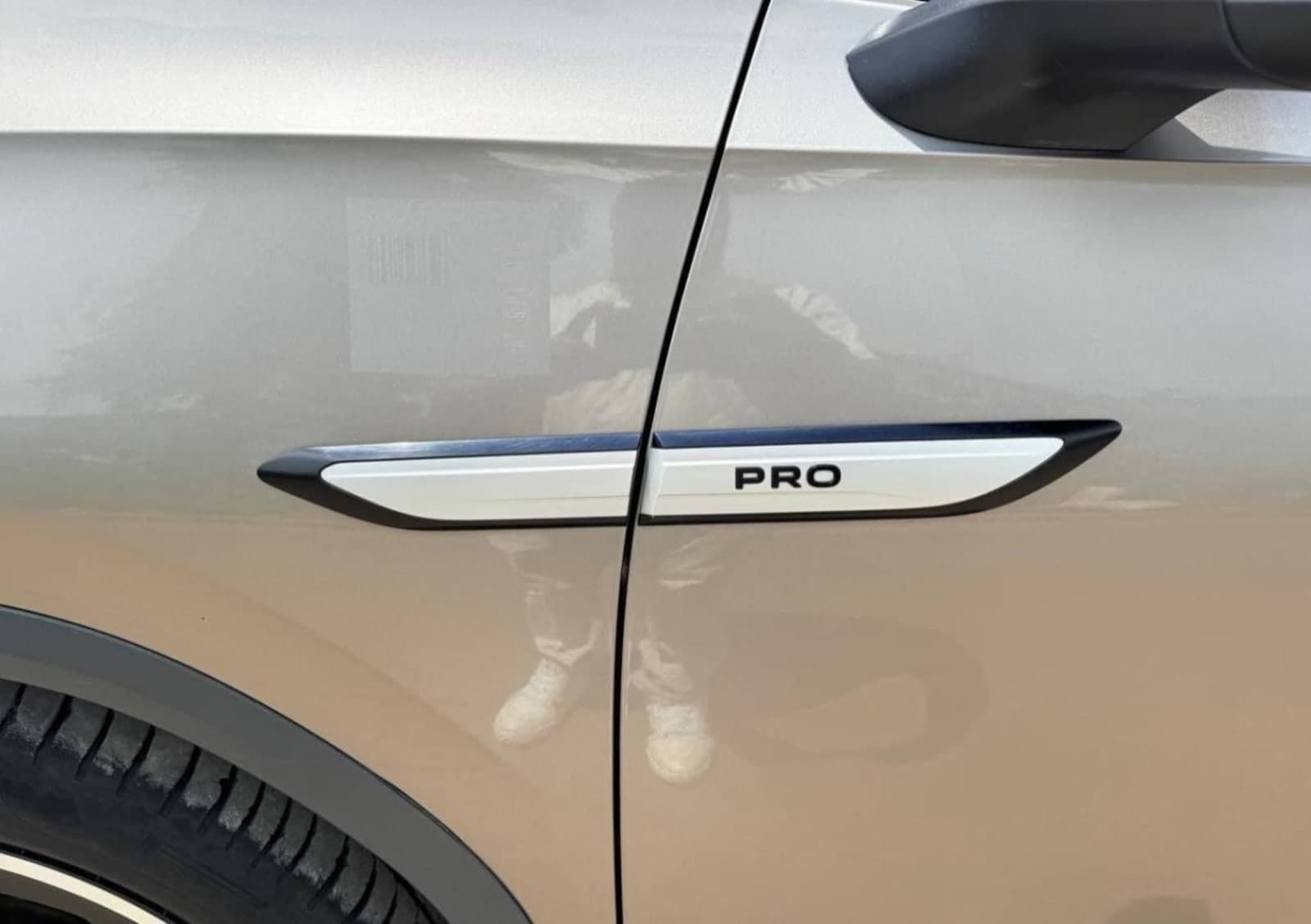 2023 Volkswagen iD.6 Crozz Pro — photo 3
