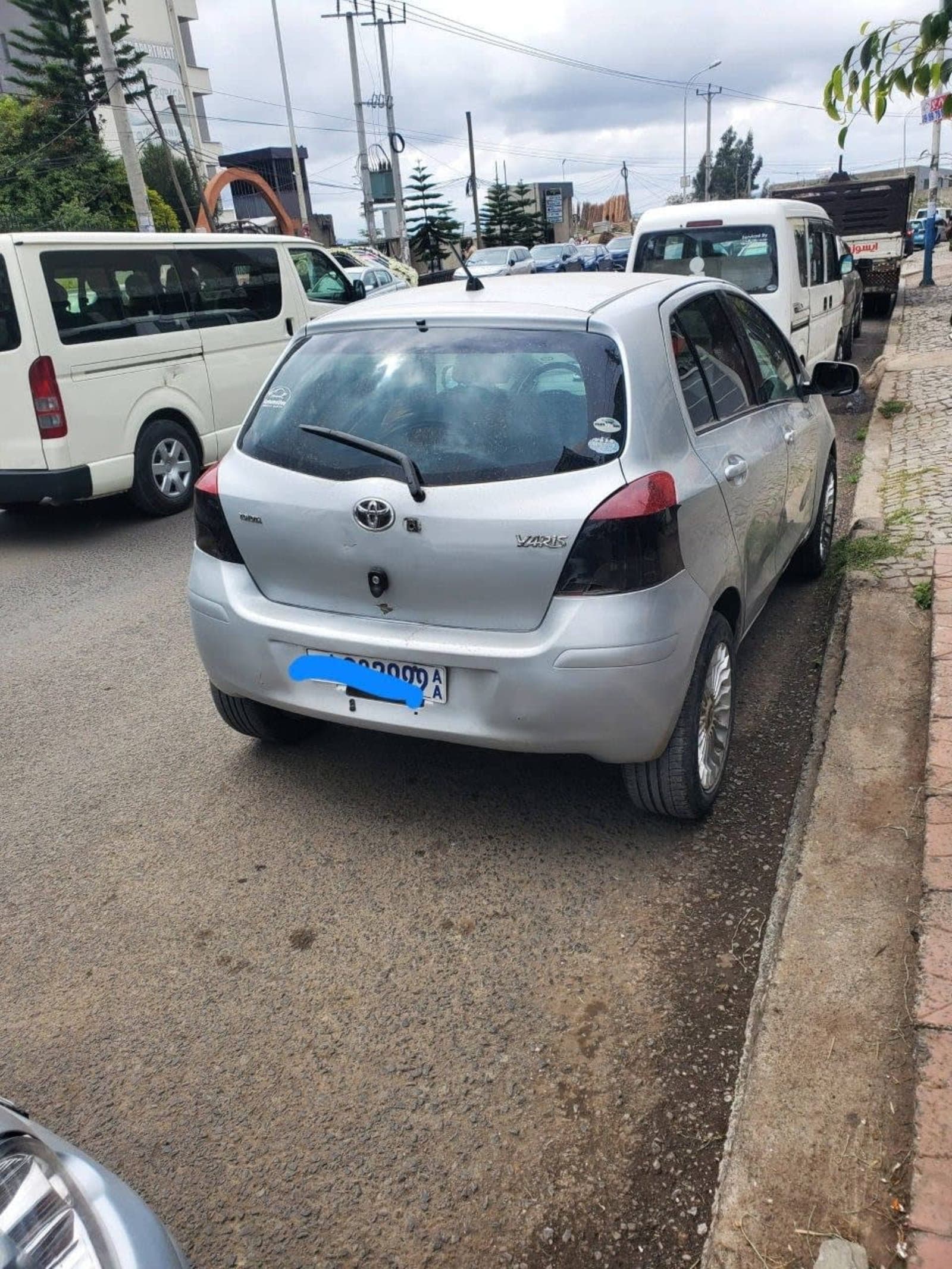 2008 Toyota Yaris Compact — photo 2