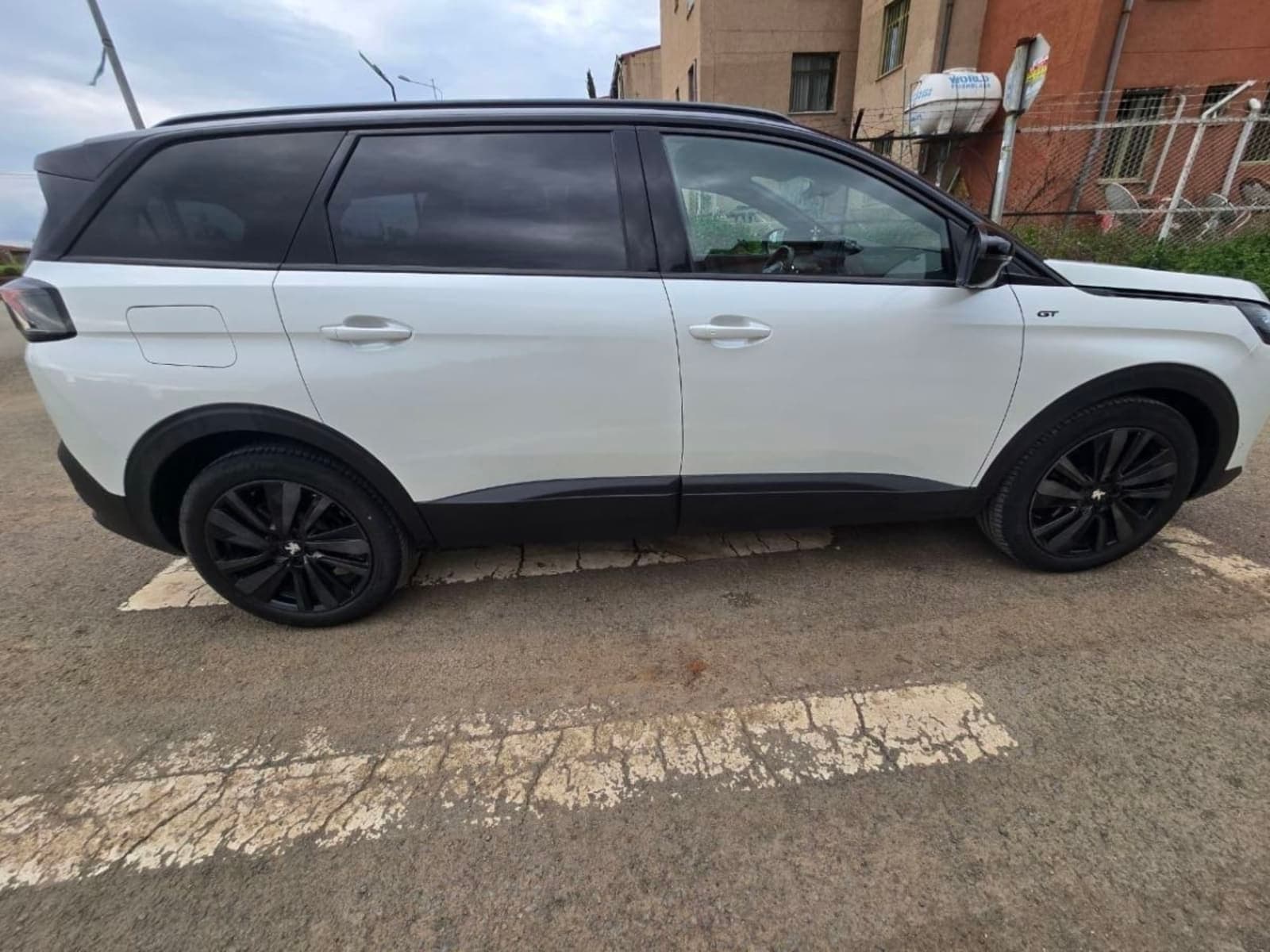 2022 Peugeot 5008 GT-Line — photo 3