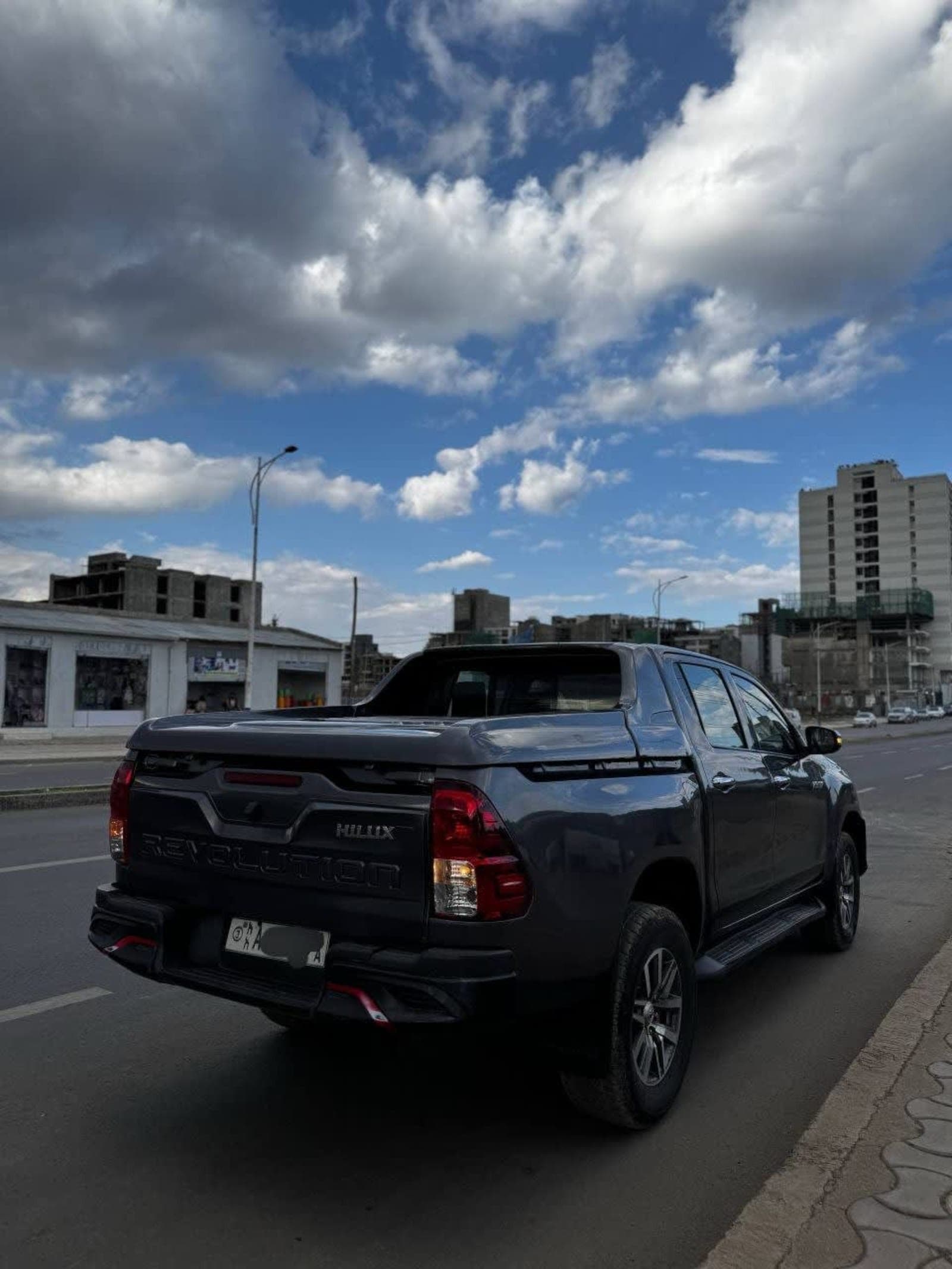 2018 Toyota Hilux Revo — photo 2