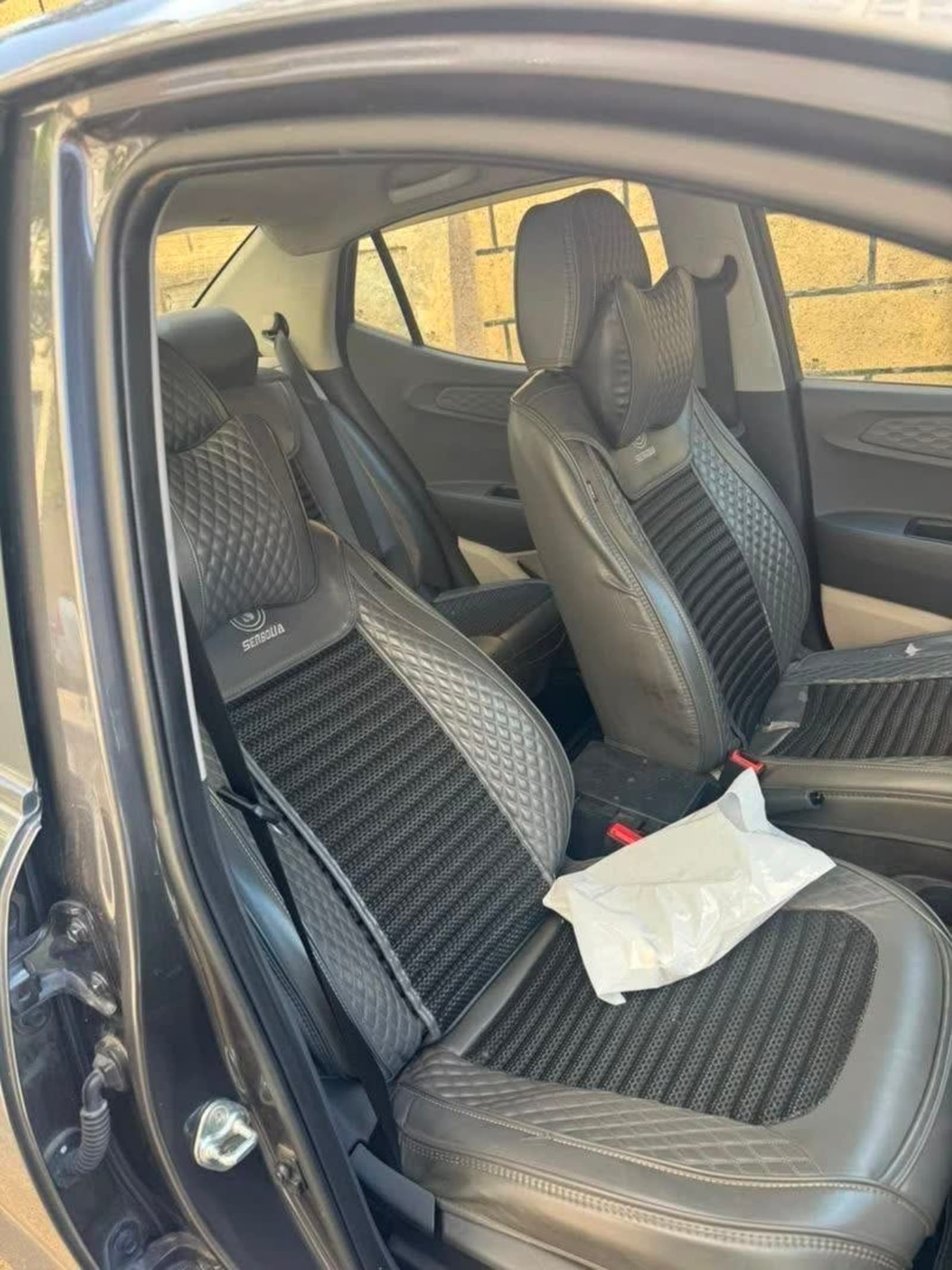 2022 Hyundai Grand i10 — photo 1
