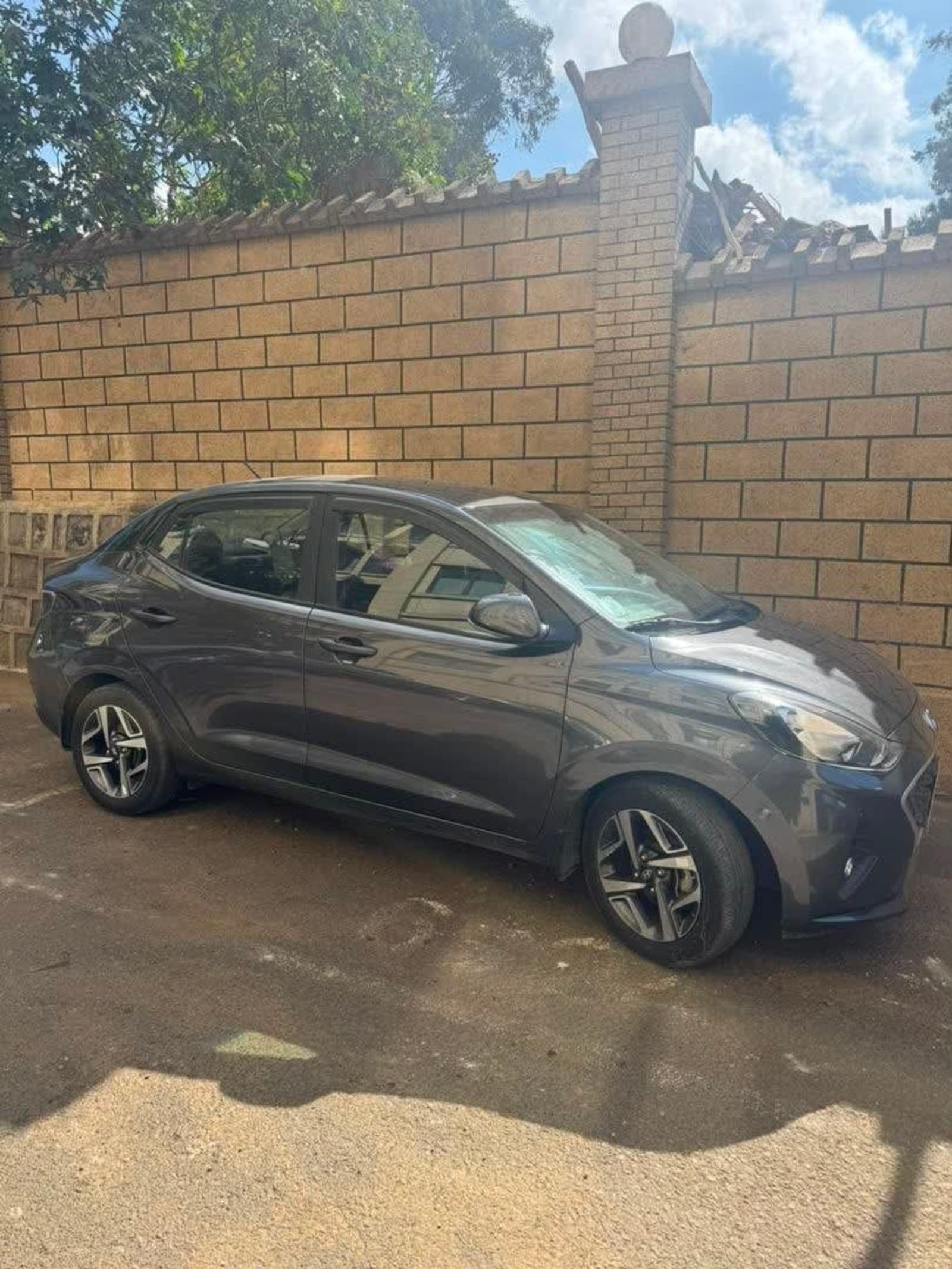 2022 Hyundai Grand i10 — photo 3