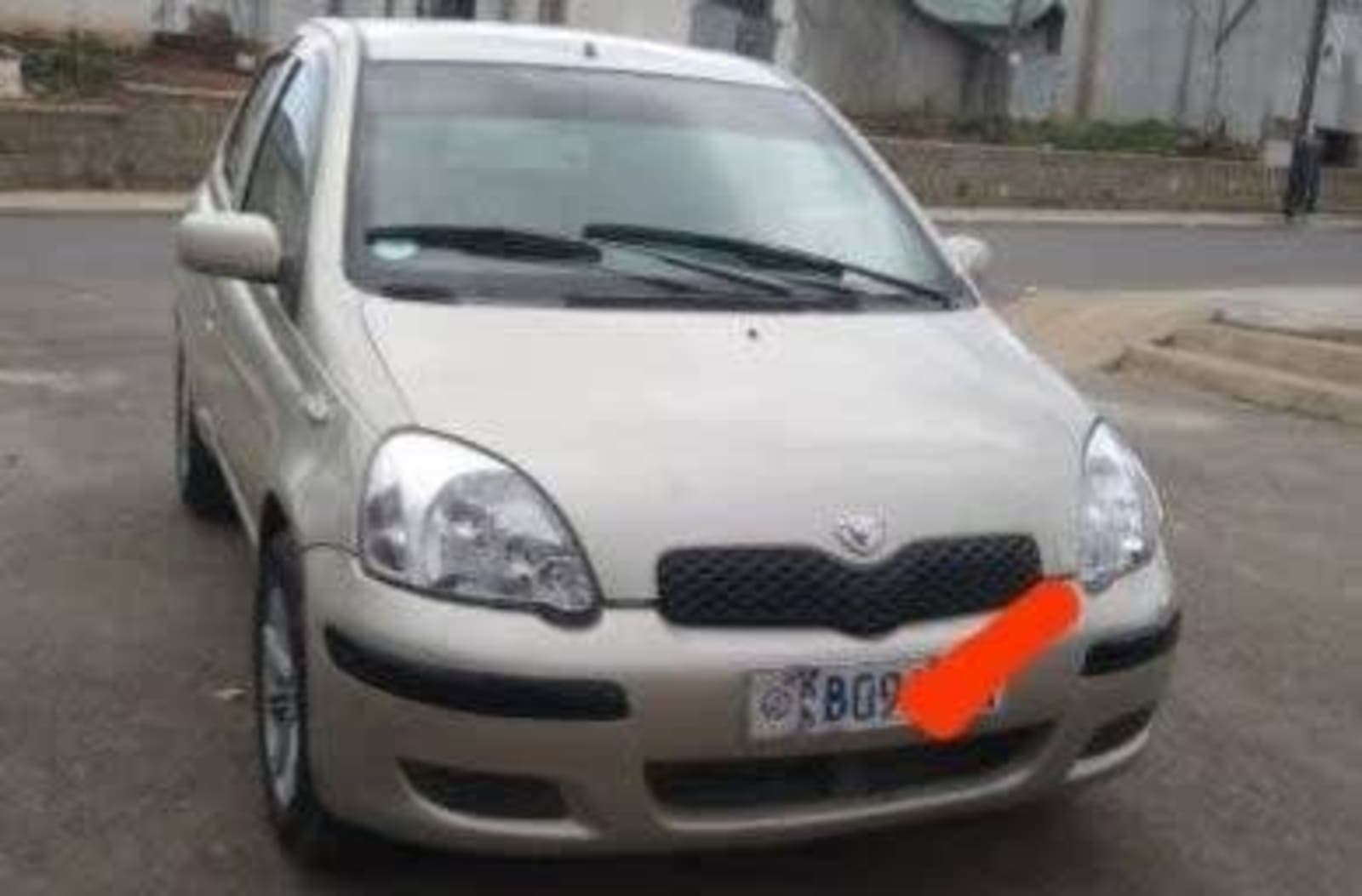 2002 Toyota Vitz — photo 6