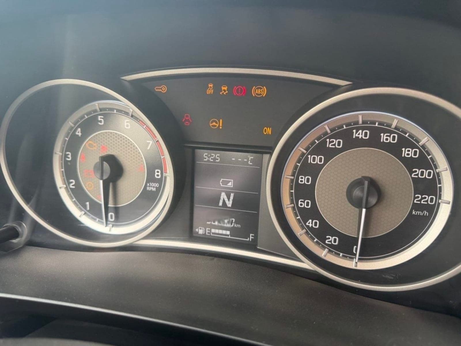 2022 Suzuki Swift โ photo 2