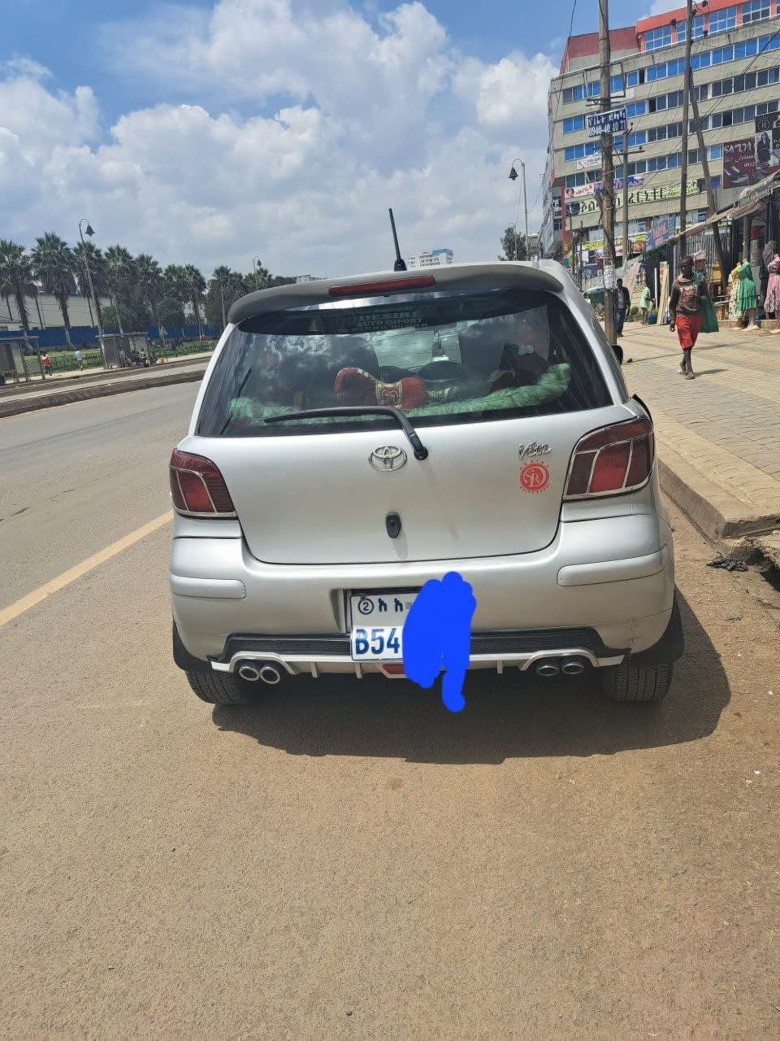 2004 Toyota Vitz