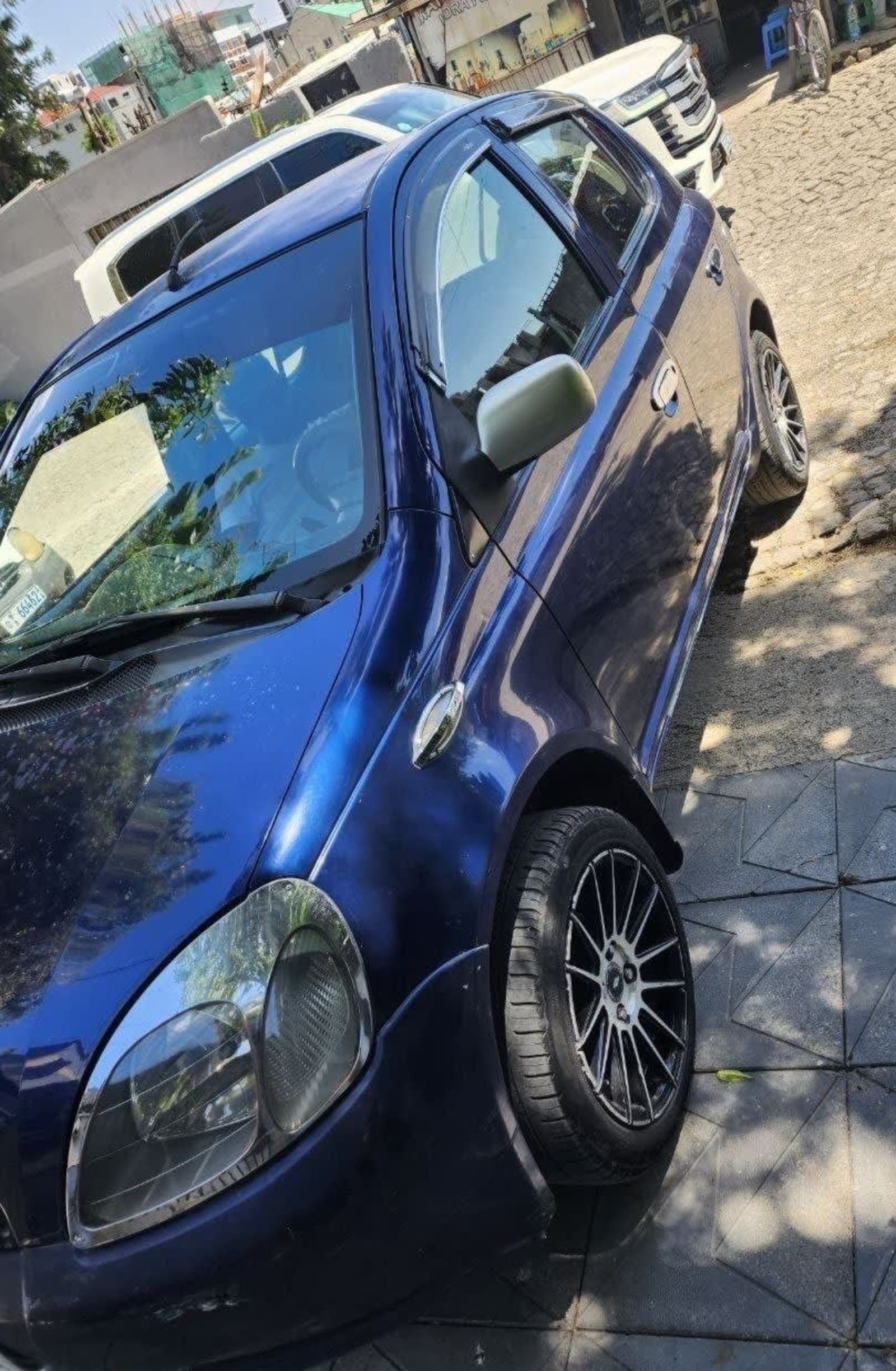 2001 Toyota Vitz — photo 7
