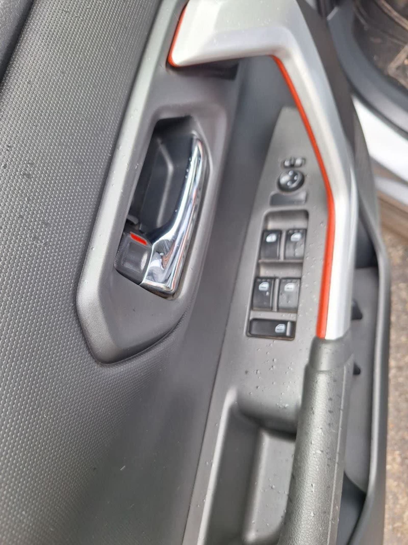 2023 Toyota Raize — photo 2