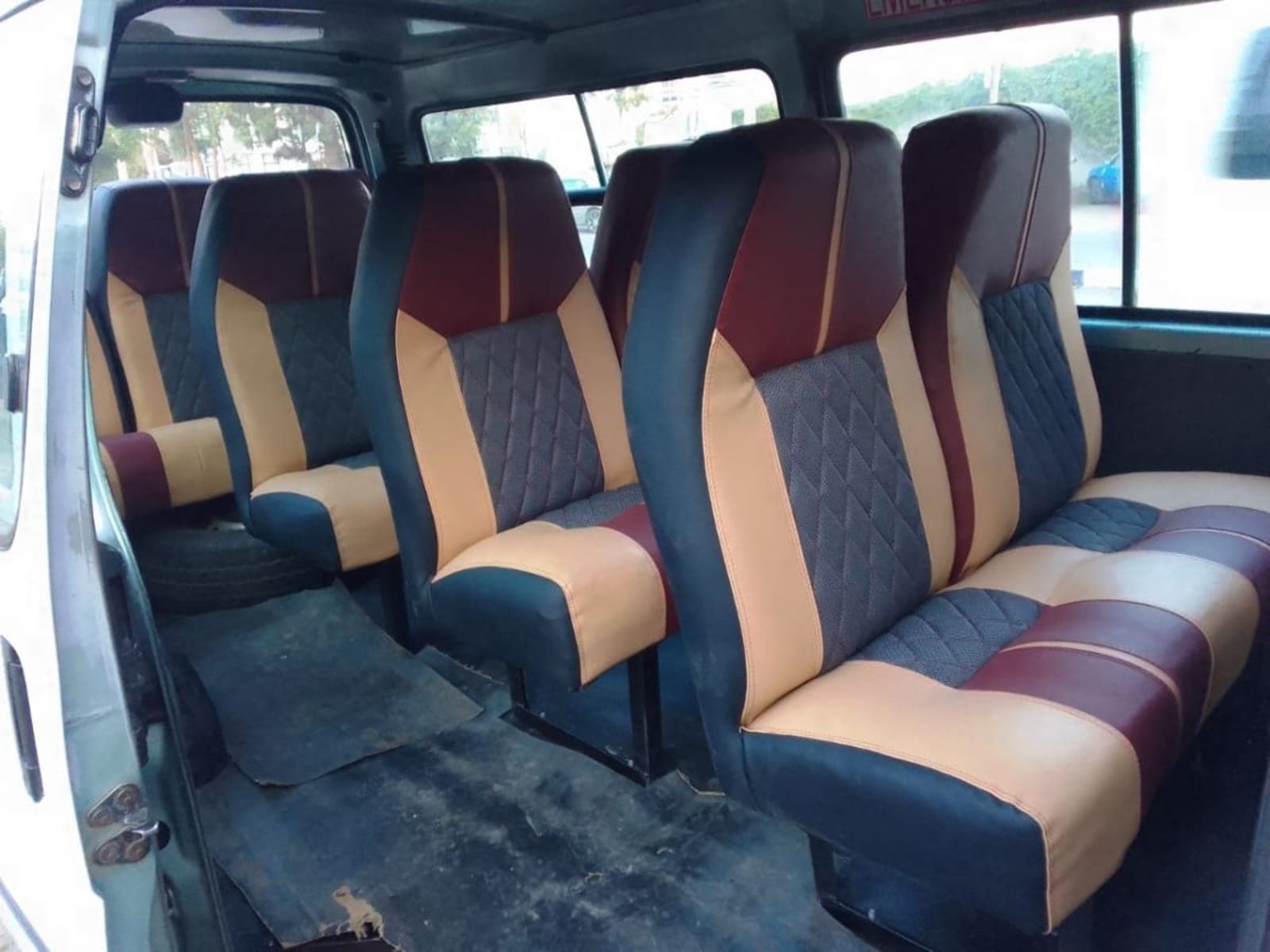 2004 Toyota 5L minibus — photo 2
