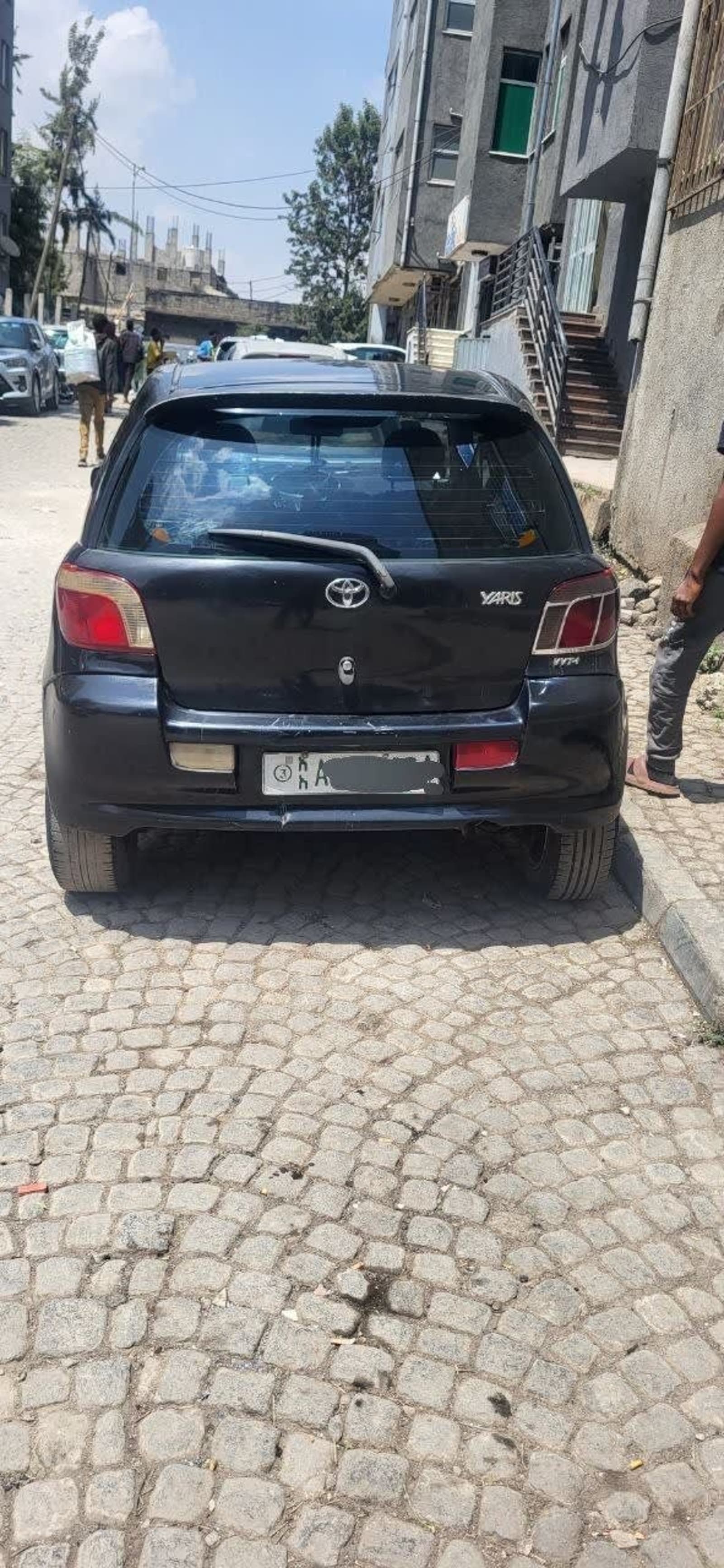 2002 Toyota Vitz — photo 2