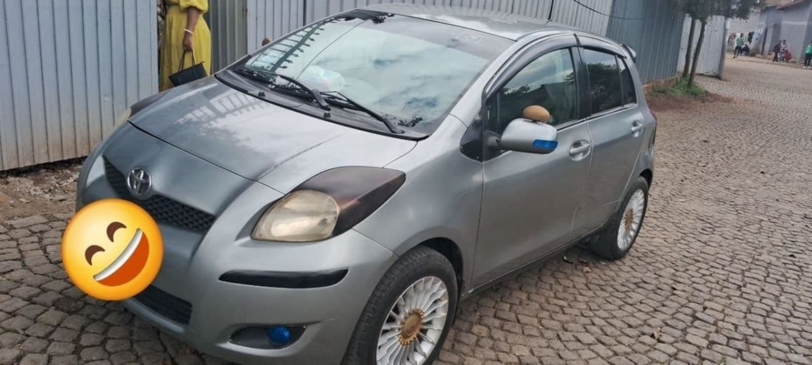 2010 Toyota Yaris Compact — photo 5
