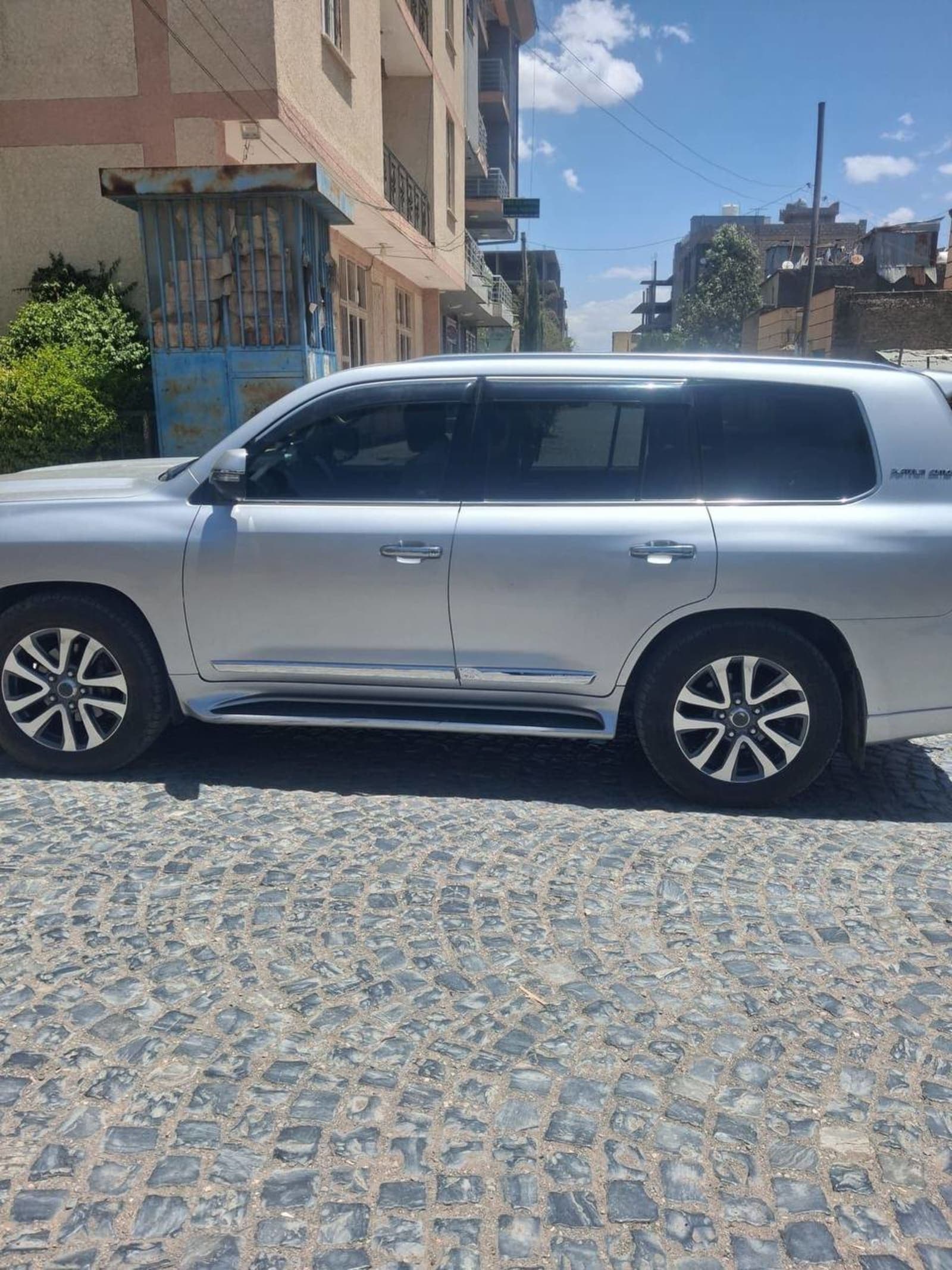 2019 Toyota Landcruiser V8