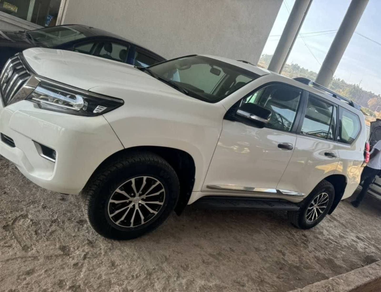 2018 Toyota Land Cruiser Prado — photo 5