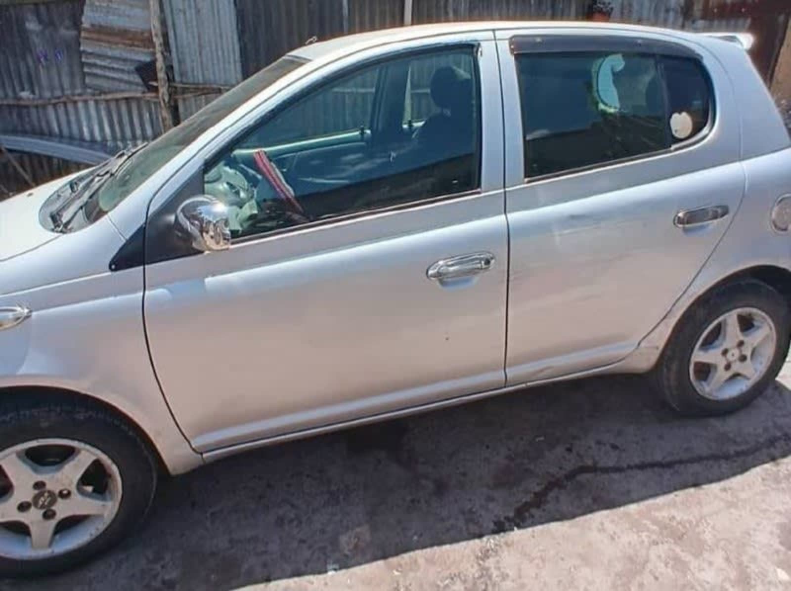2001 Toyota Vitz