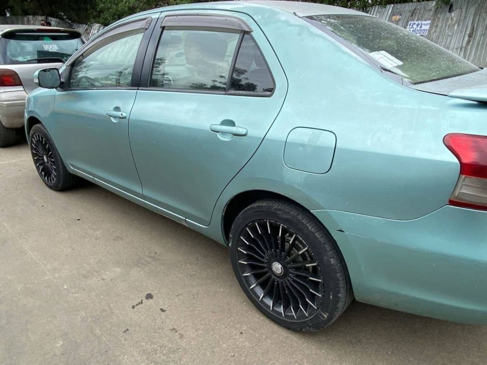 2010 Toyota Yaris Belta