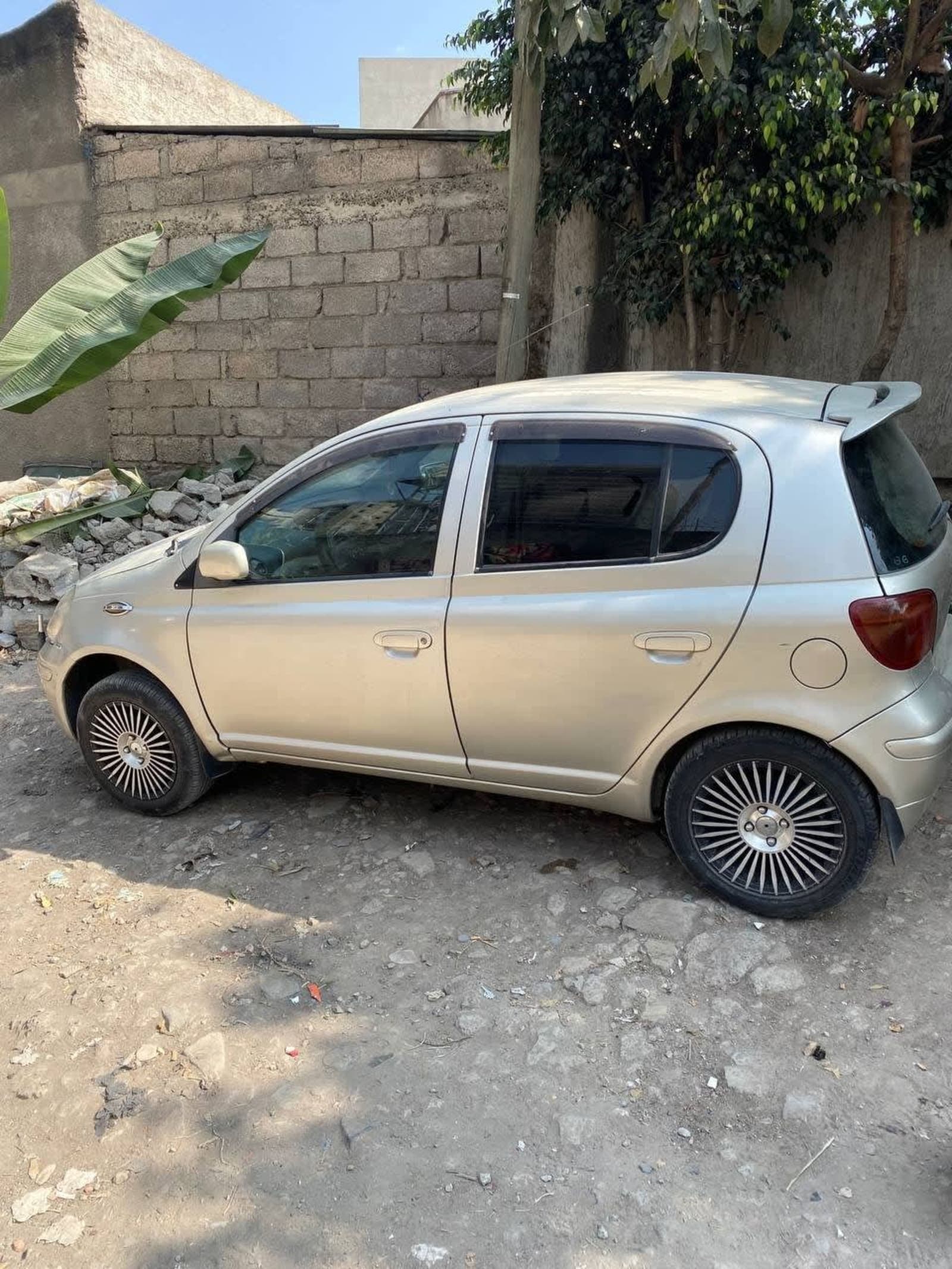 2002 Toyota Vitz