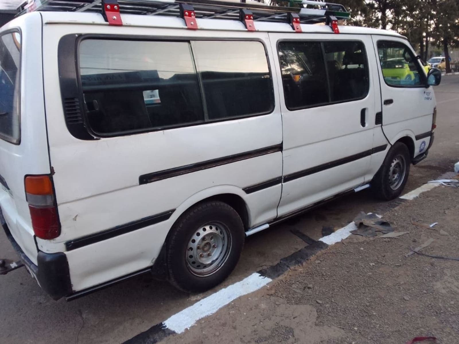 2004 Toyota 5L minibus — photo 4