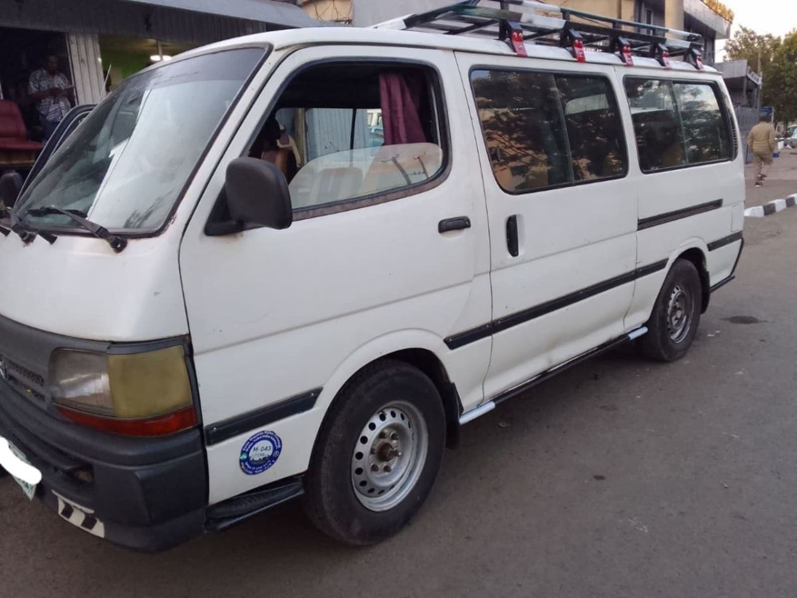 2004 Toyota 5L minibus — photo 7