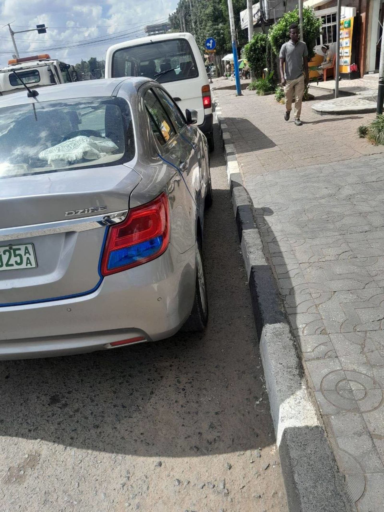 2021 Suzuki Dzire — photo 2