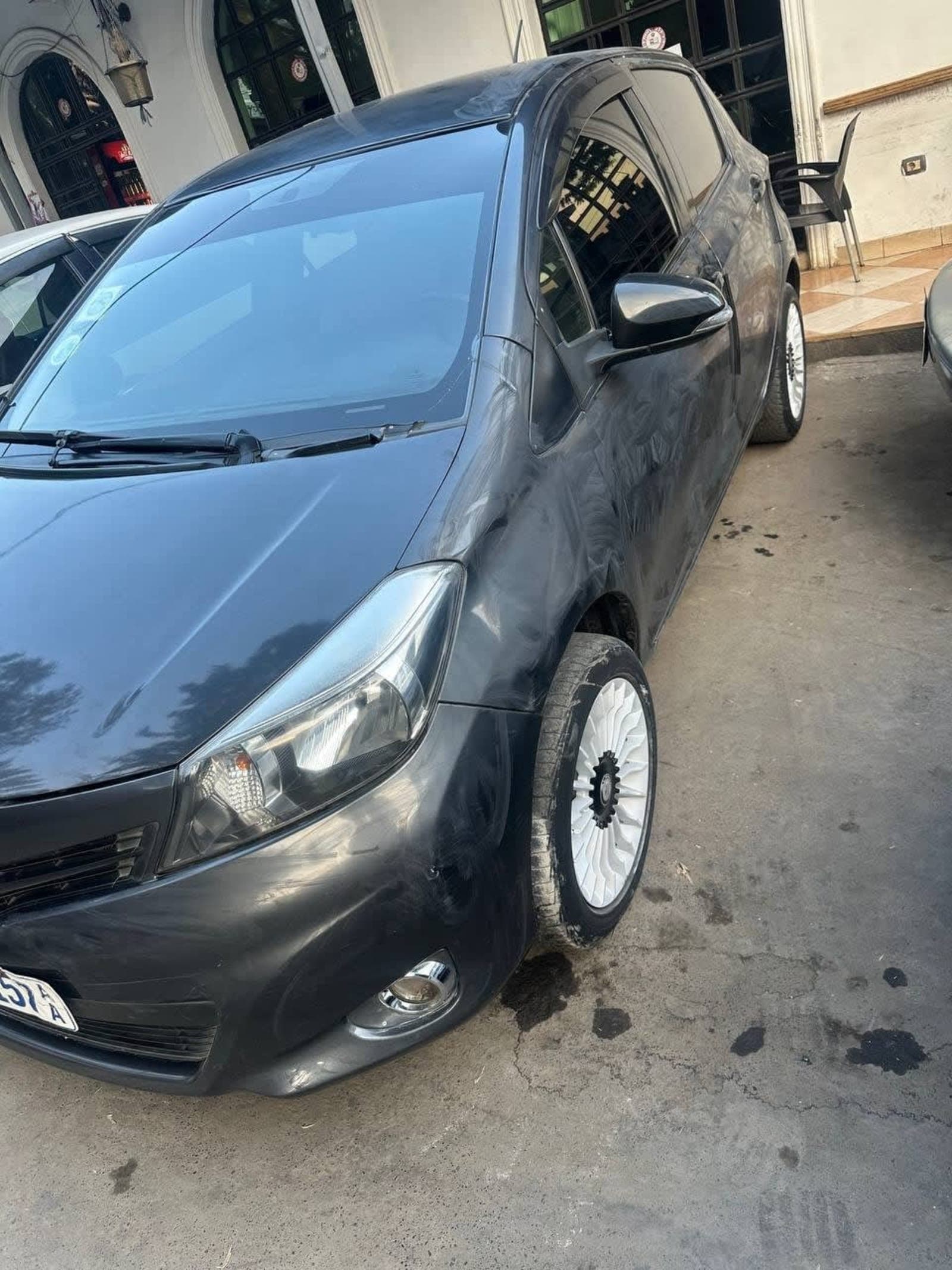 2012 Toyota Yaris — photo 4