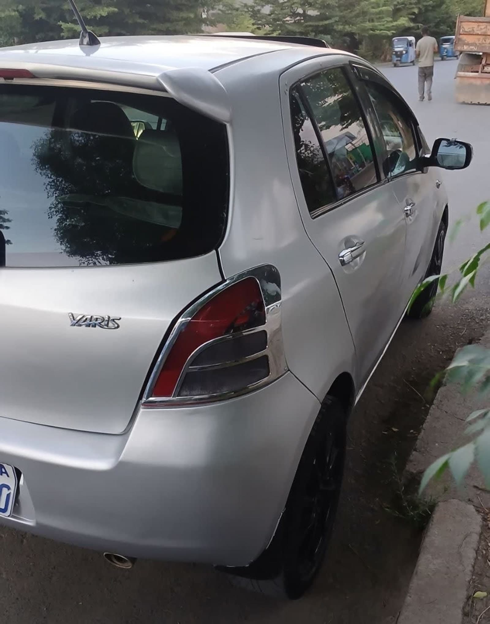 2005 Toyota Yaris — photo 4