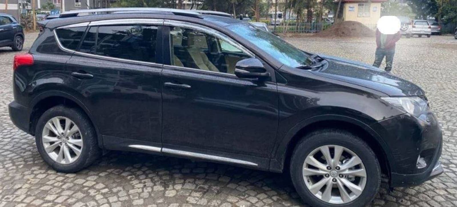 2015 Toyota Rav4 — photo 2