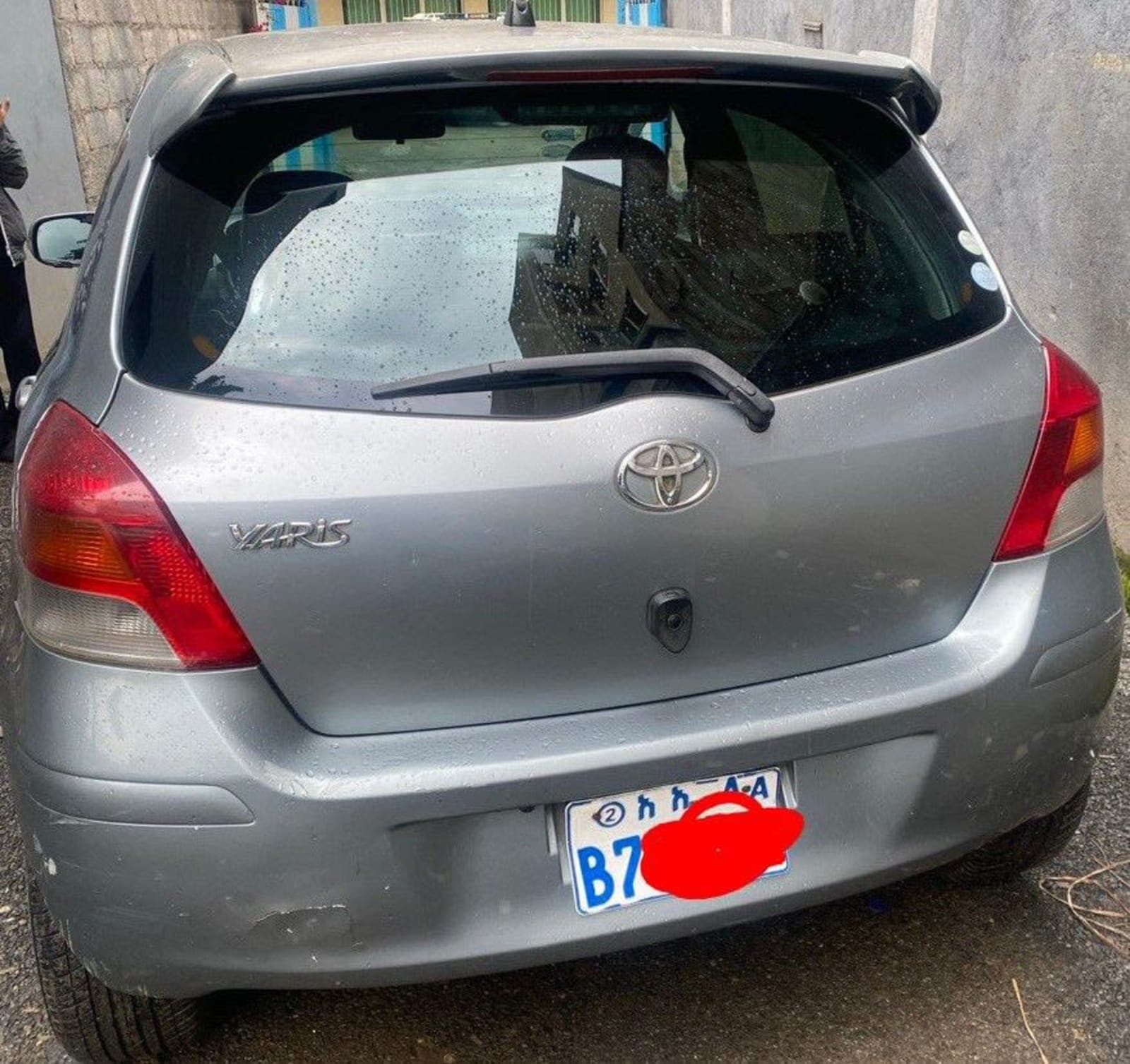 2009 Toyota Yaris Compact โ photo 3