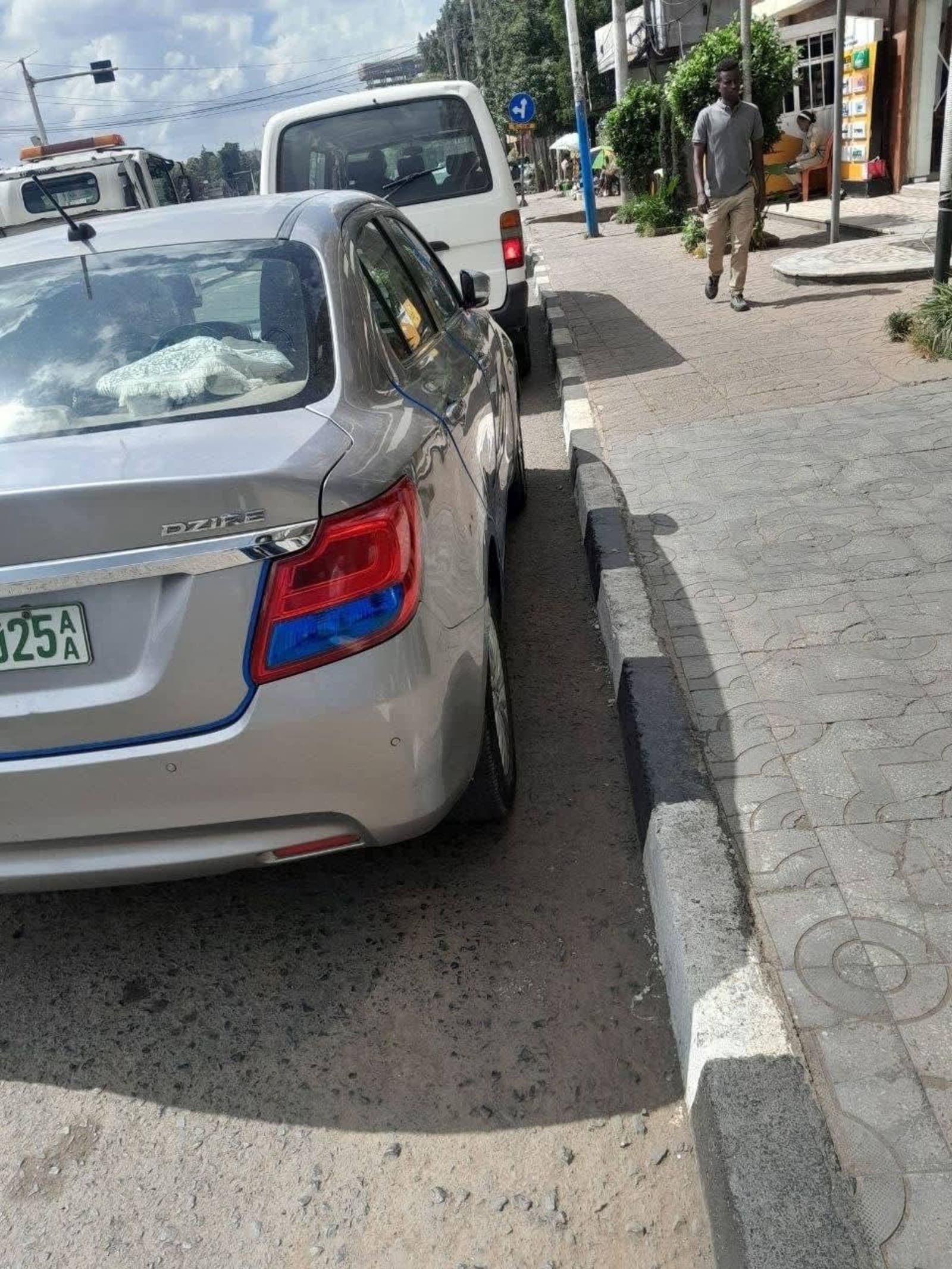 2021 Suzuki Dzire — photo 2