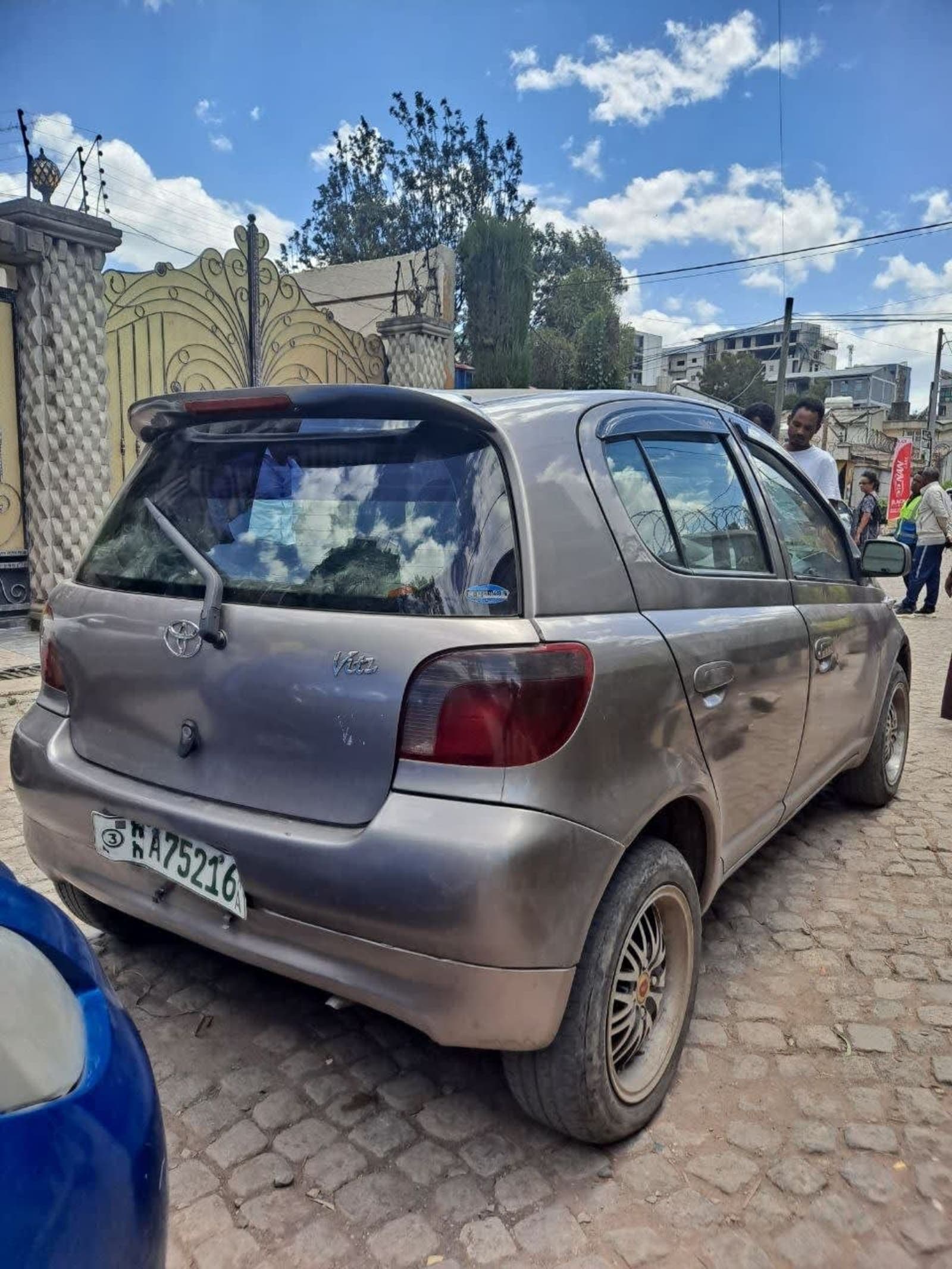 2001 Toyota Vitz — photo 2