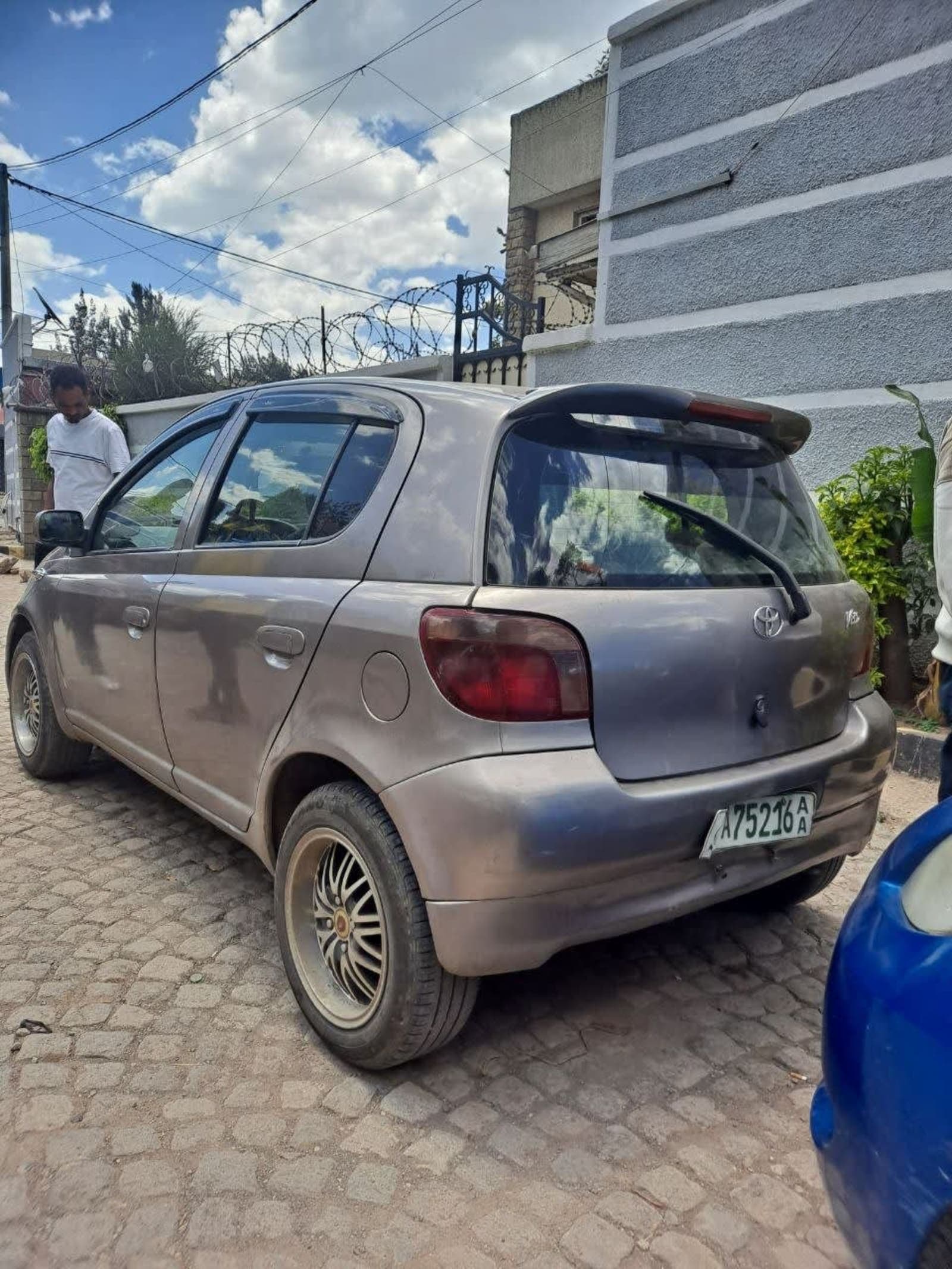 2001 Toyota Vitz — photo 3