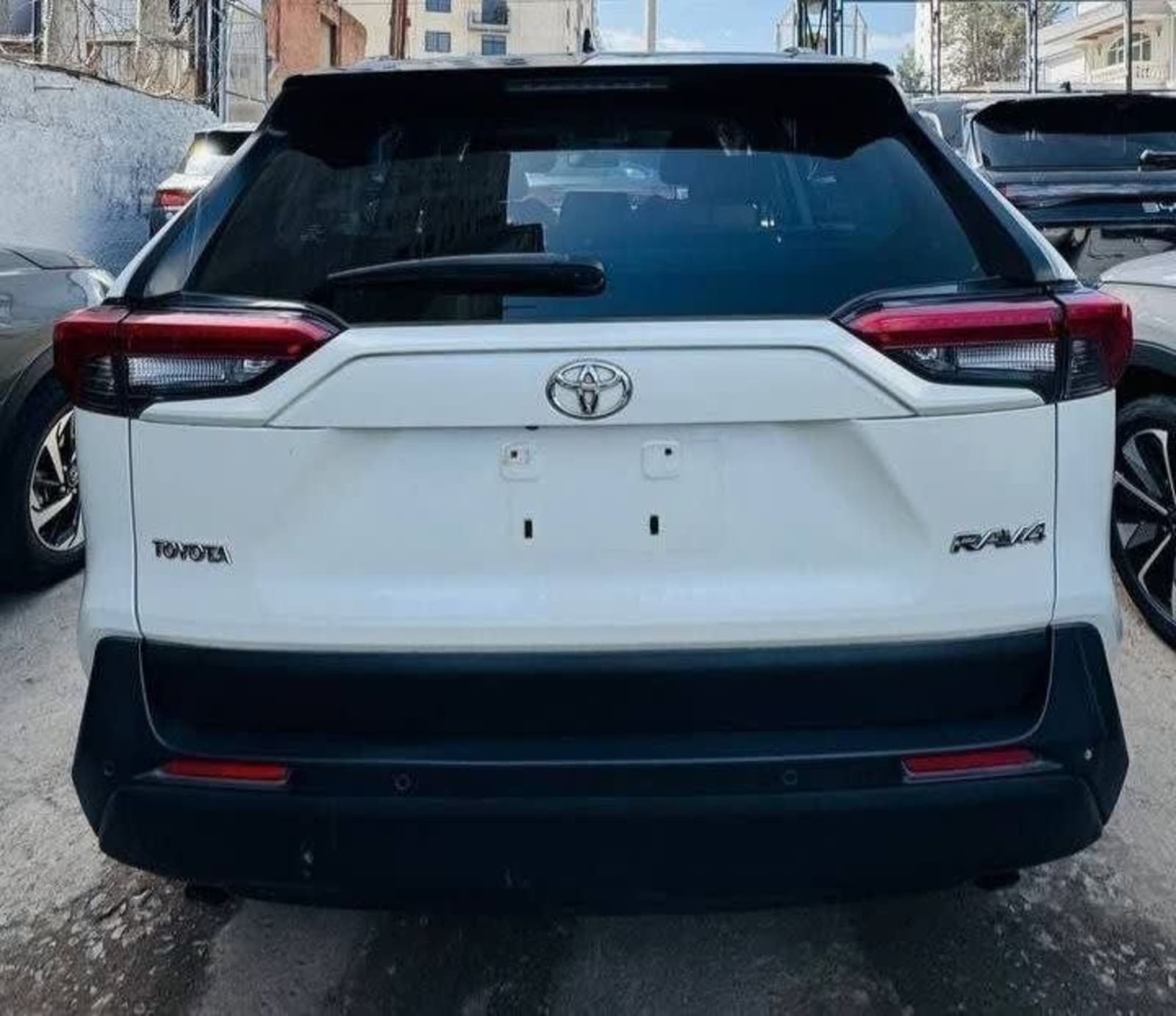 2022 Toyota Rav4 — photo 2