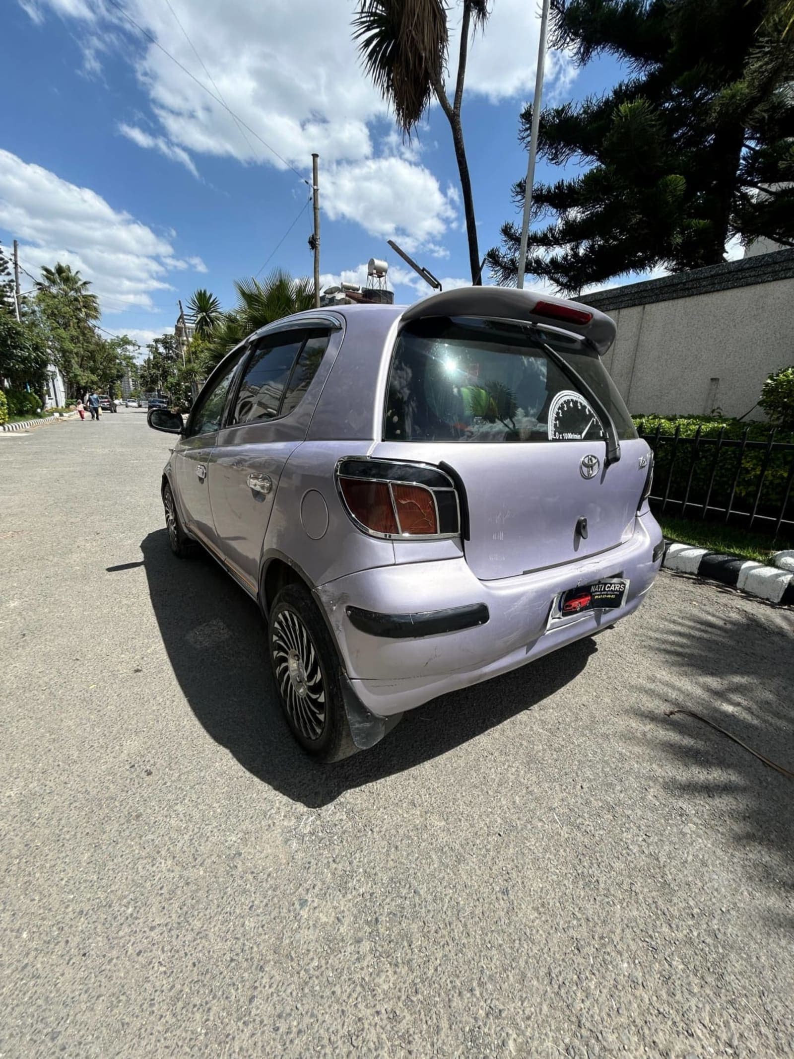 2004 Toyota Vitz — photo 2