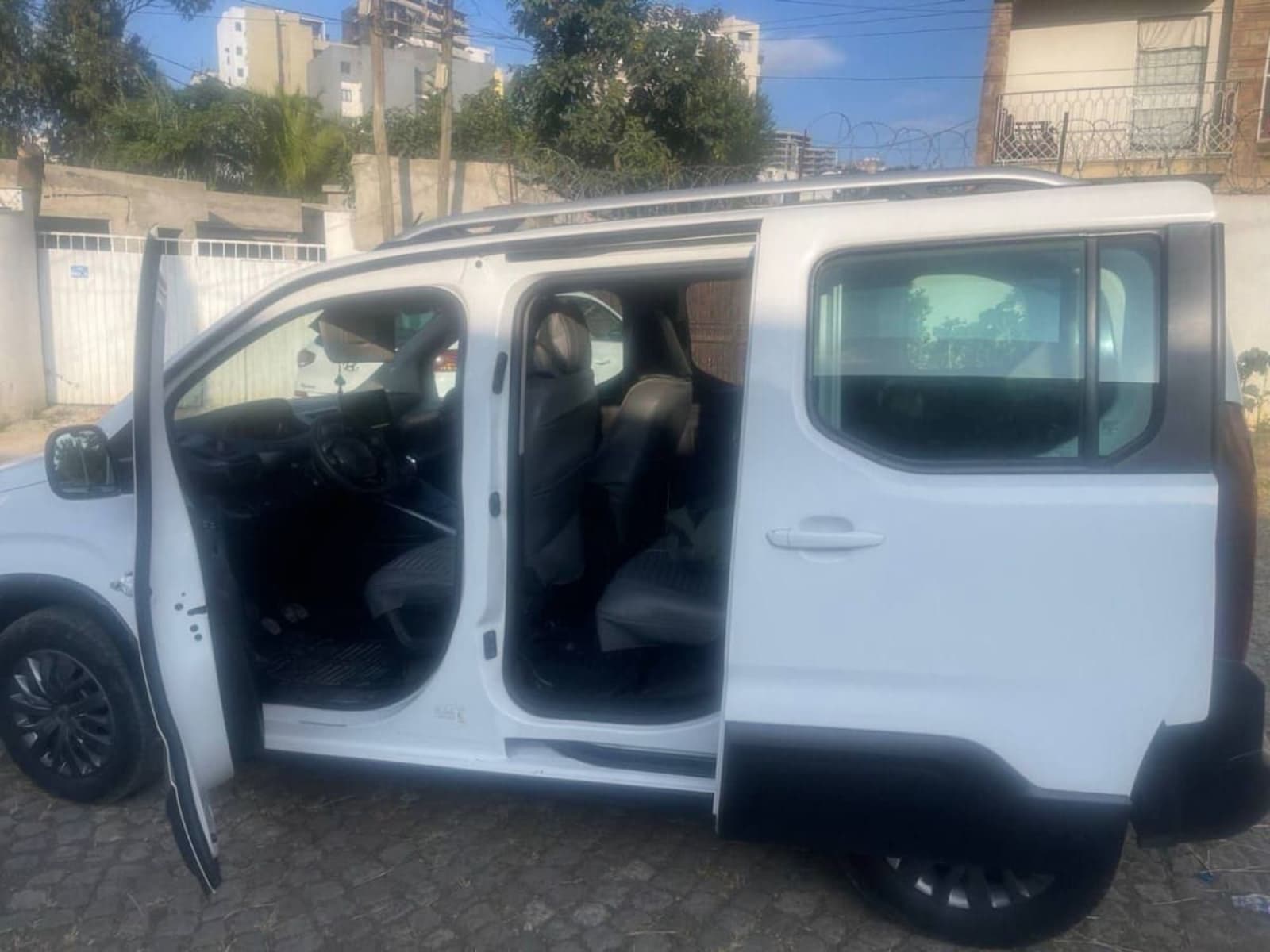 2019 Peugeot Rifter — photo 3