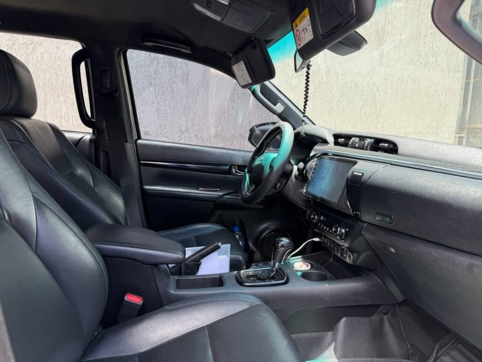 2020 Toyota Hilux revolution — photo 2