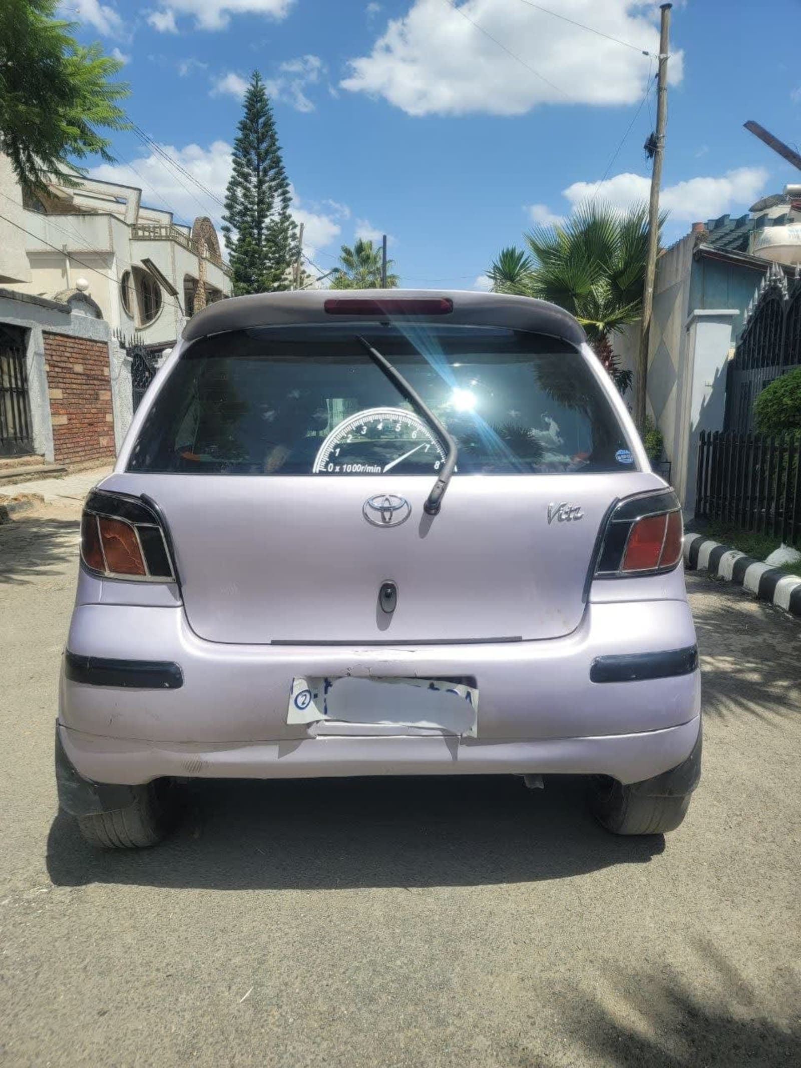 2004 Toyota Vitz